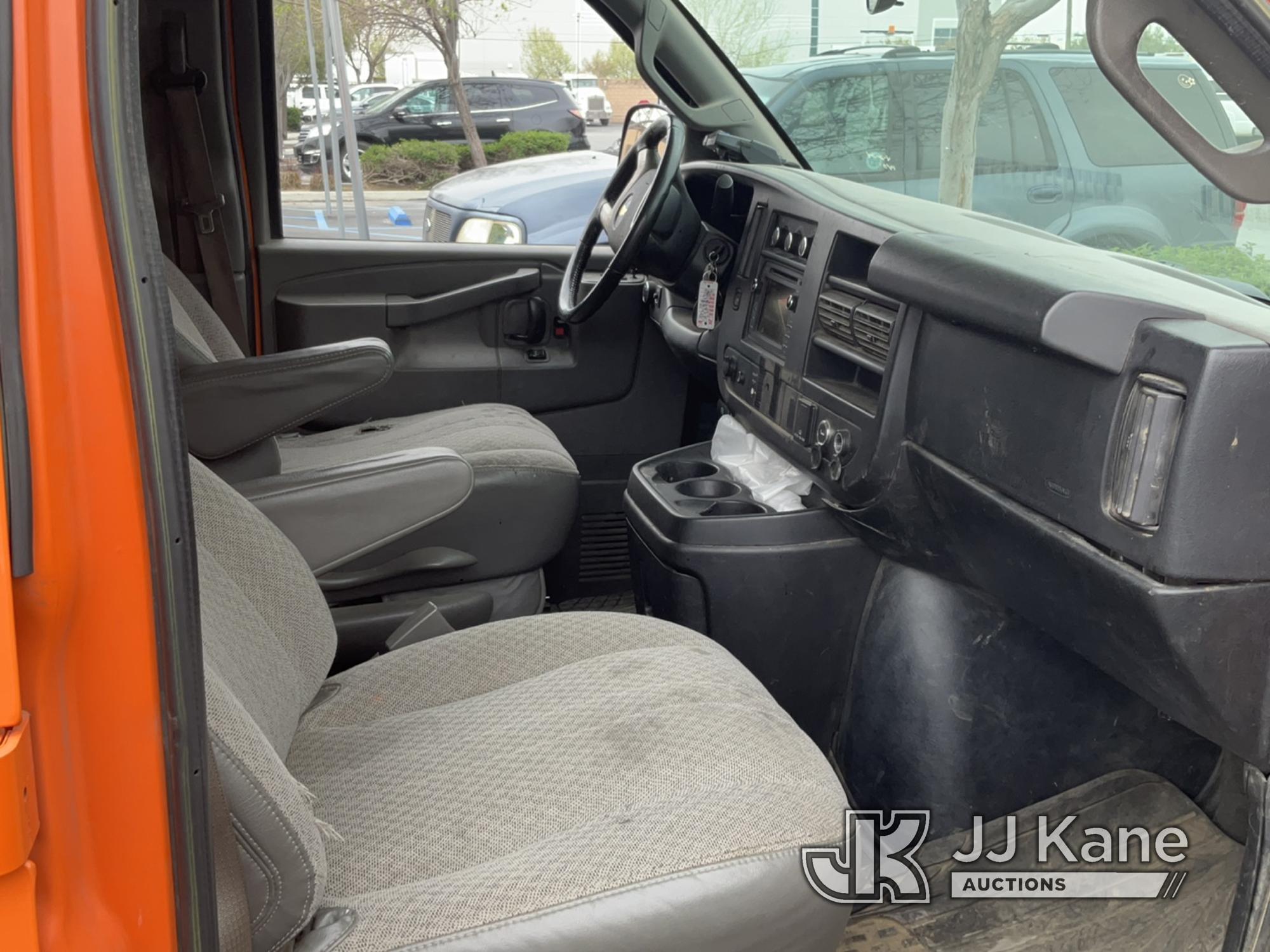 (Jurupa Valley, CA) 2017 Chevrolet Express G3500 Passenger Van Runs & Moves, Paint Damage, Body Dama