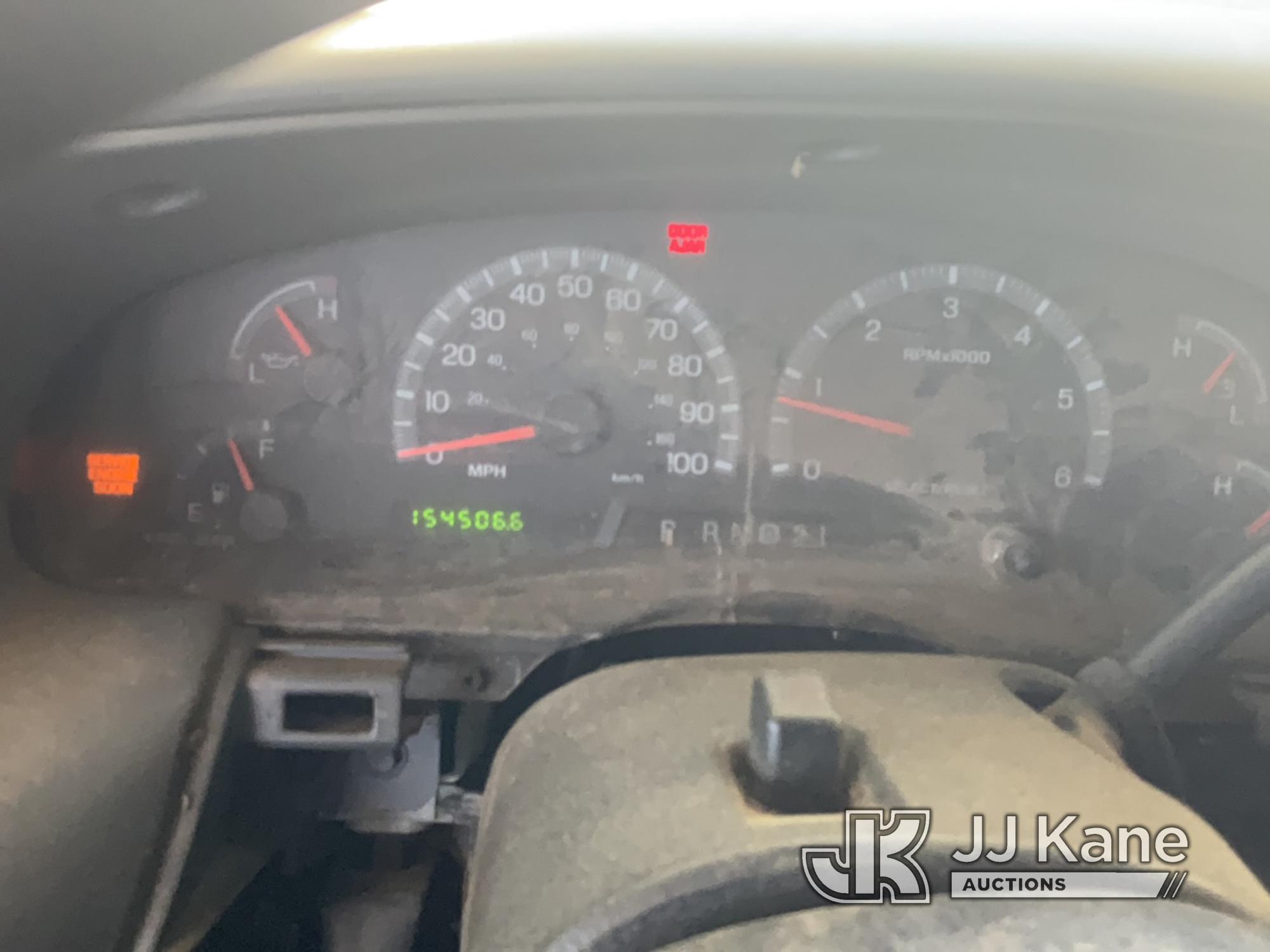 (Jurupa Valley, CA) 2000 Ford F-150 Extended-Cab Pickup Truck Runs & Moves, Check Engine Light Is On