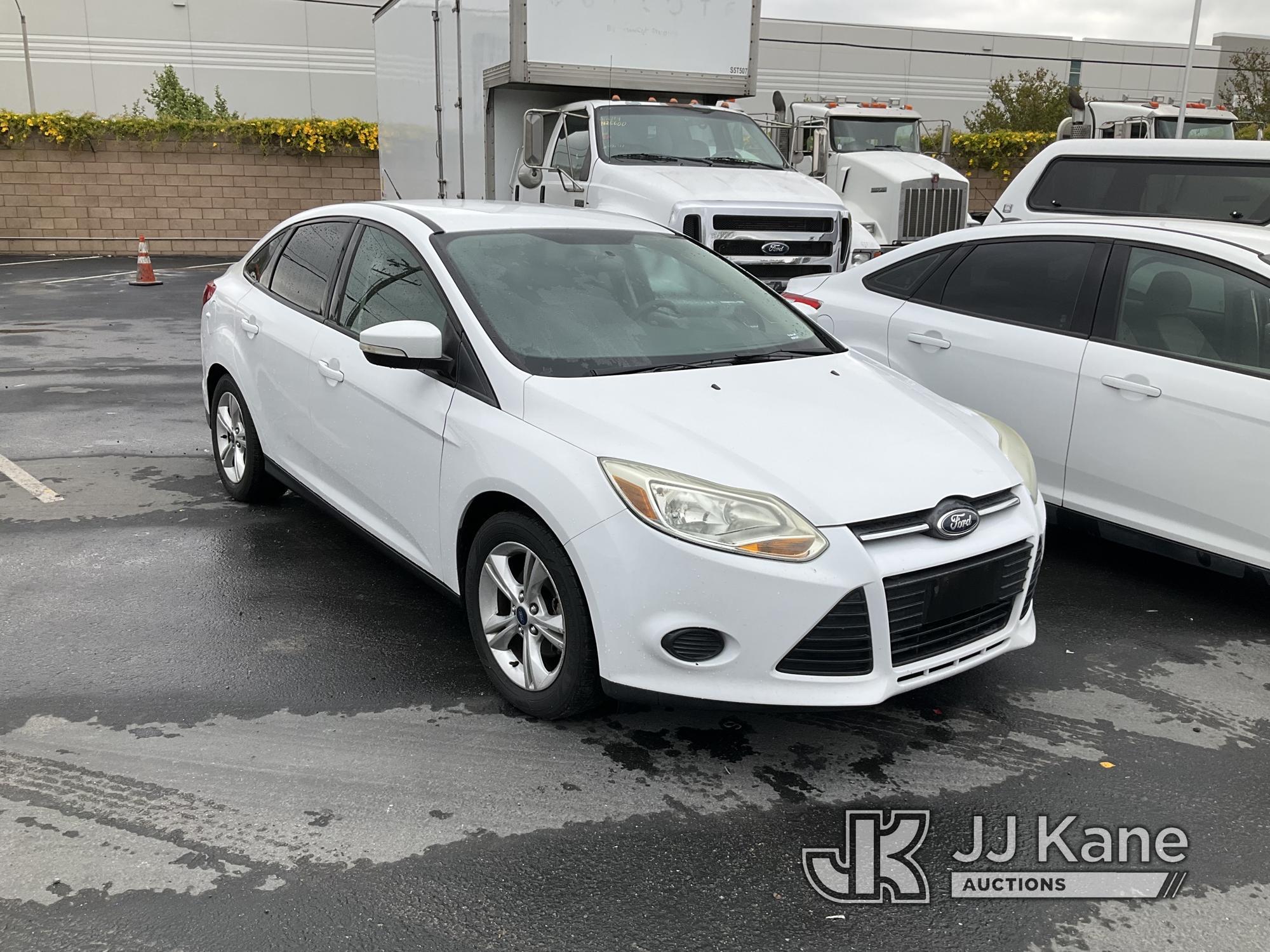 (Jurupa Valley, CA) 2014 Ford Focus 4-Door Sedan Runs & Moves