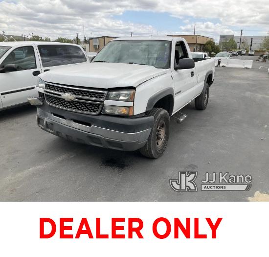 (Jurupa Valley, CA) 2005 Chevrolet Silverado 2500HD Pickup Truck Runs, Must Be Towed, Front End Is W