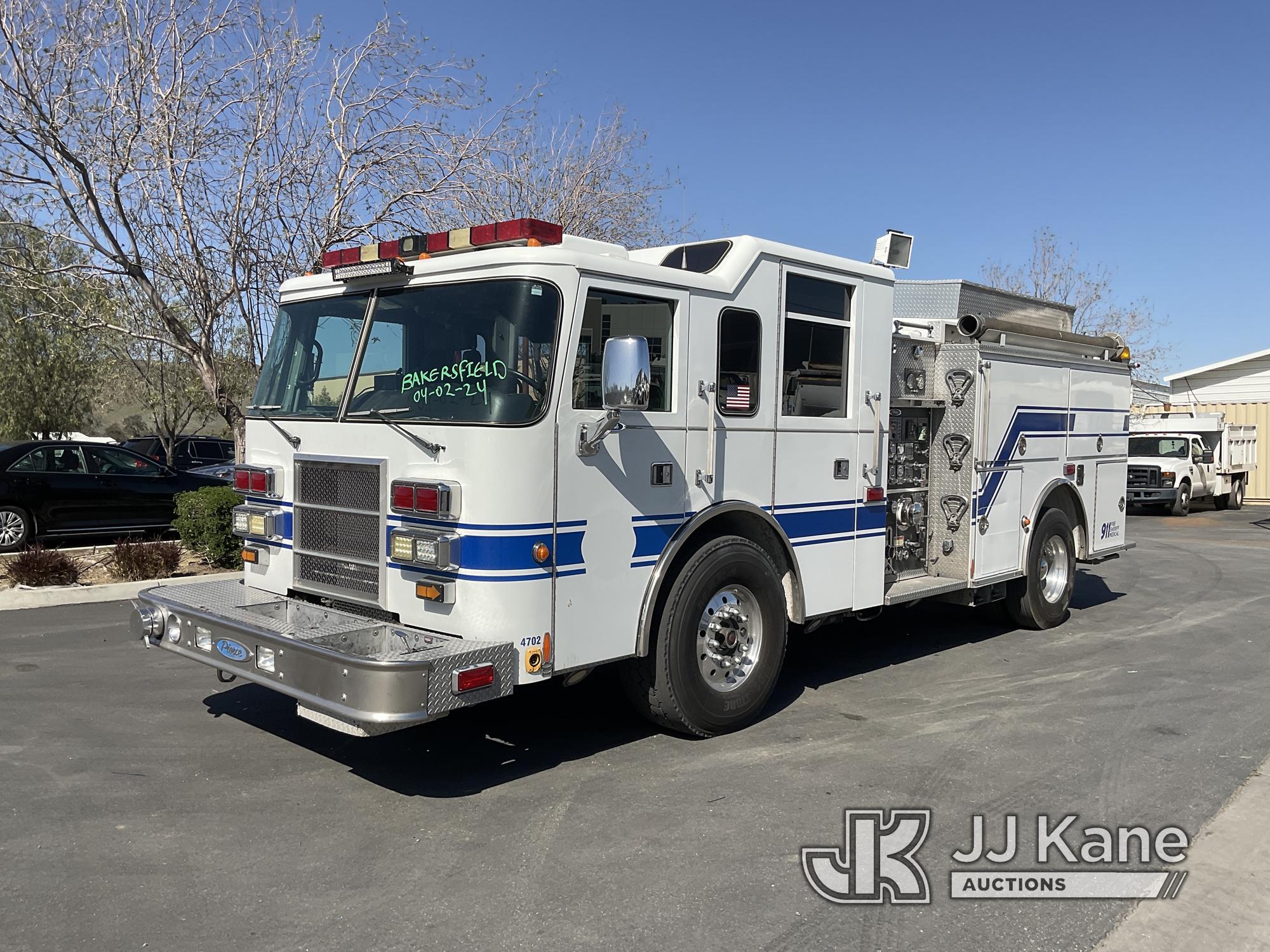 (Jurupa Valley, CA) 2000 Pierce Model Tilt Cab Fire Truck Runs & Moves, Does Not Have The Remote To