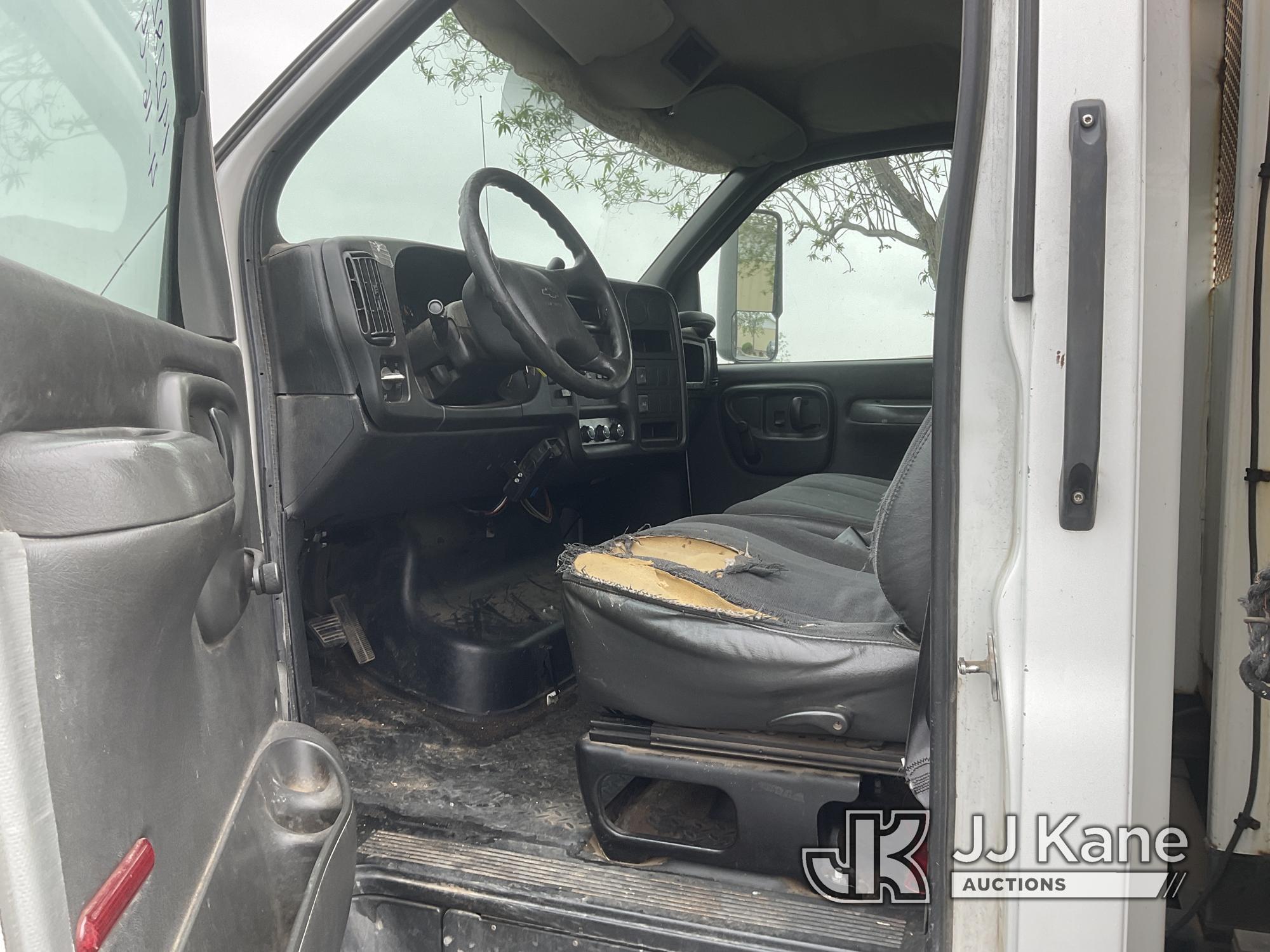 (Jurupa Valley, CA) 2006 Chevrolet C4C042 Stake Truck Runs & Moves