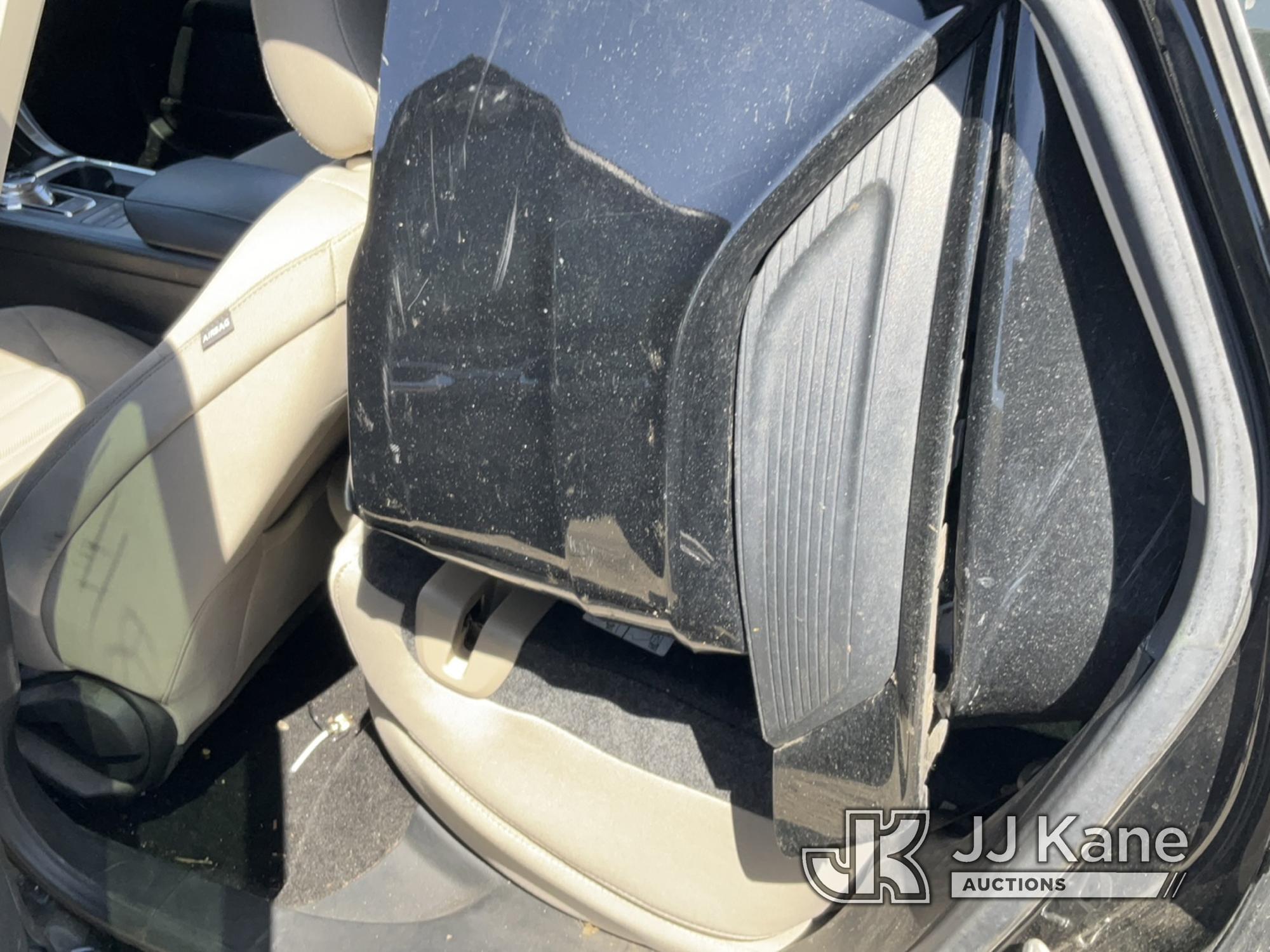 (Jurupa Valley, CA) 2018 Ford Fusion 4-Door Sedan Runs & Moves , Wrecked , Paint Damage, Body Damage