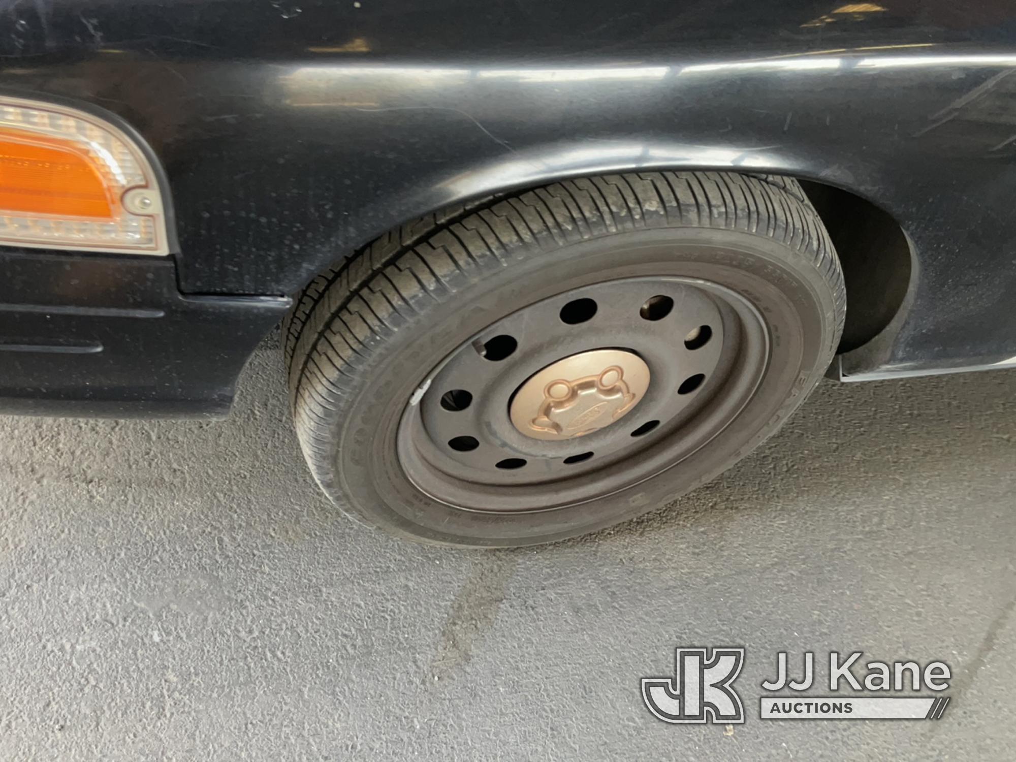 (Jurupa Valley, CA) 2011 Ford Crown Victoria Runs & Moves, Must Be Towed, Exhaust Damage, Air Bag Li