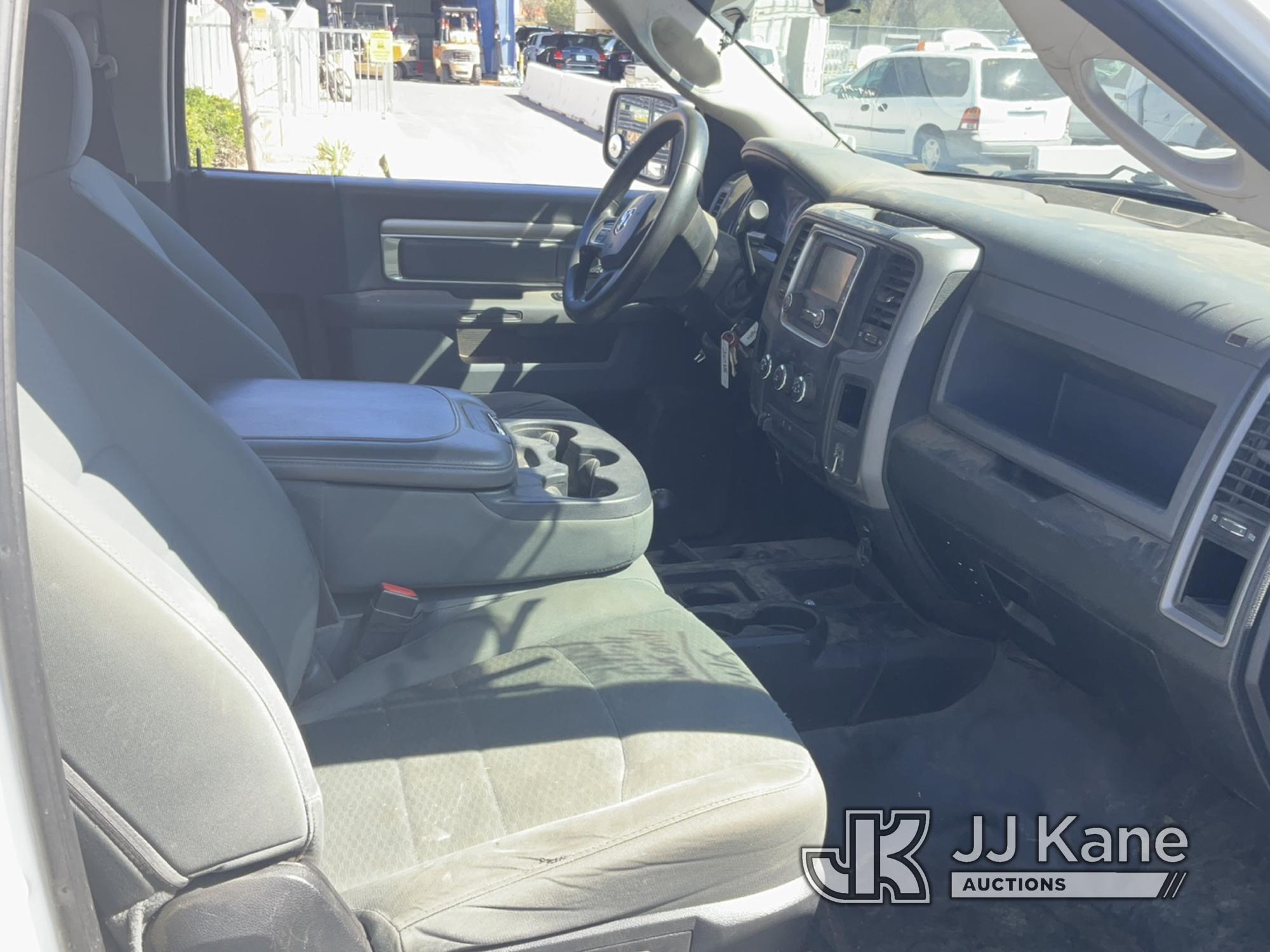 (Jurupa Valley, CA) 2015 Dodge 2500 4x4 Pickup Truck Runs & Moves, Check Engine Light Is On , Paint