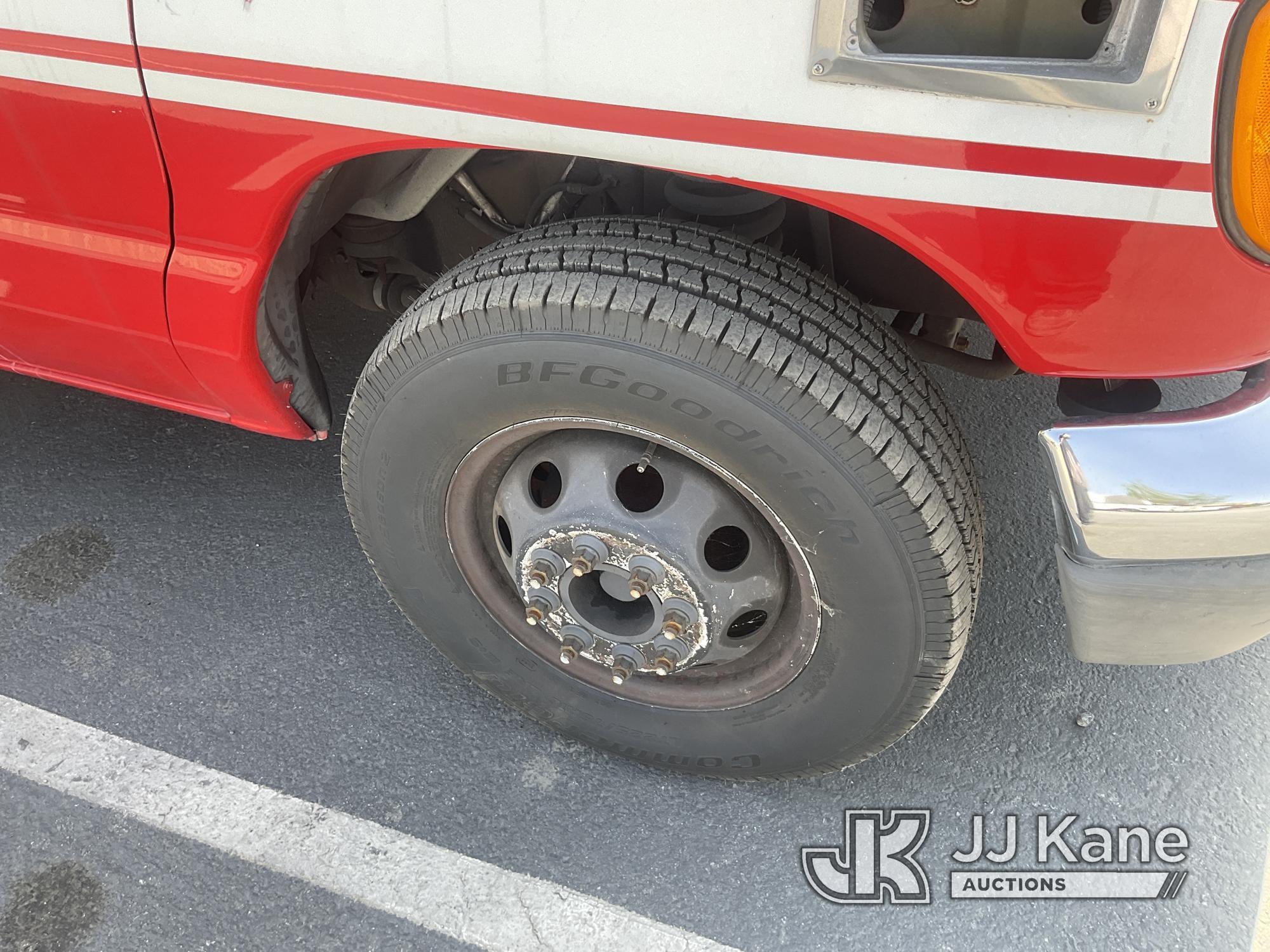 (Jurupa Valley, CA) 2006 Ford Econoline 450 Cutaway Ambulance Runs & Moves, Windshield Cracked