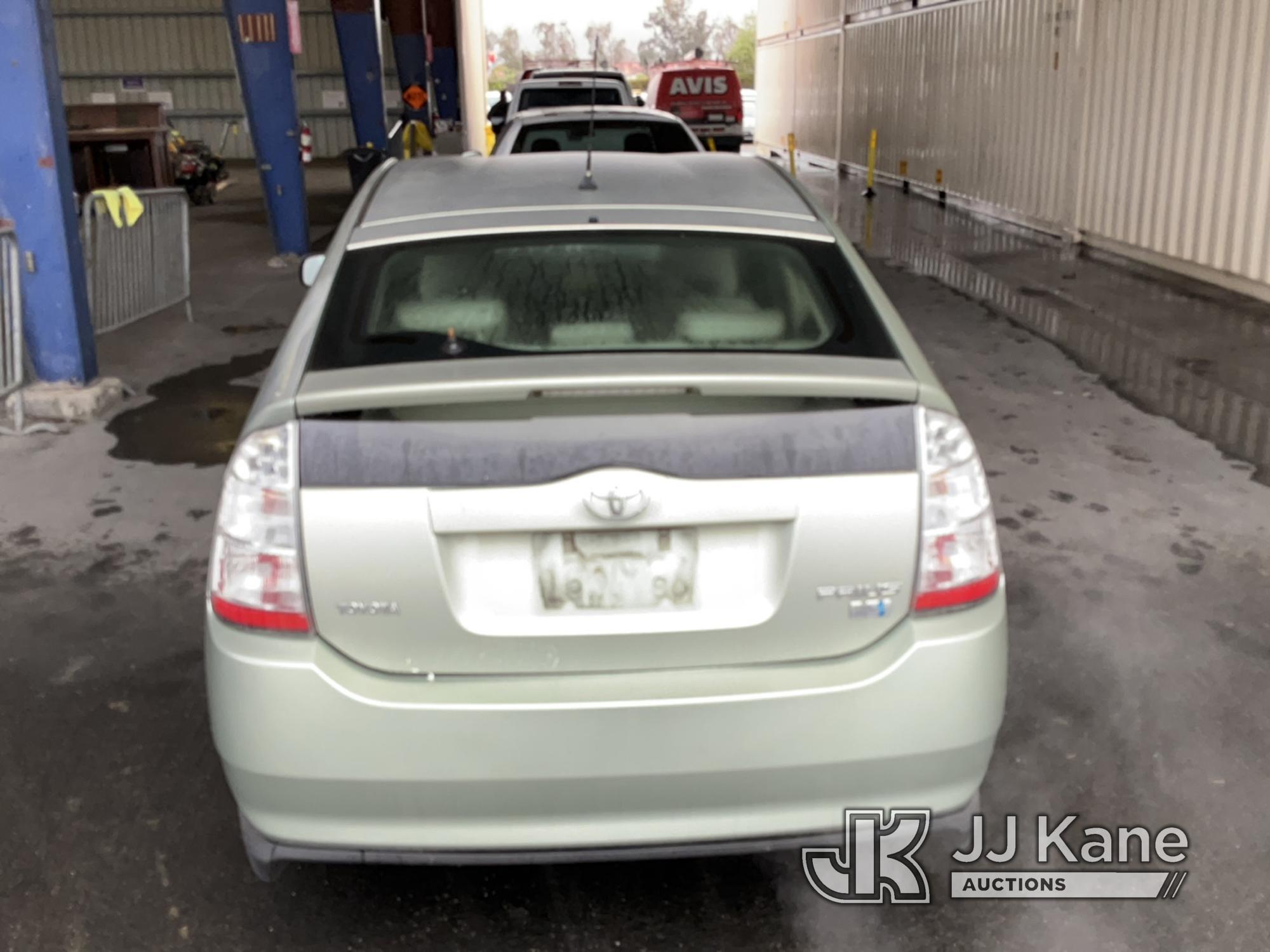 (Jurupa Valley, CA) 2007 Toyota Prius Hybrid 4-Door Liftback Runs & Moves, Paint Damage