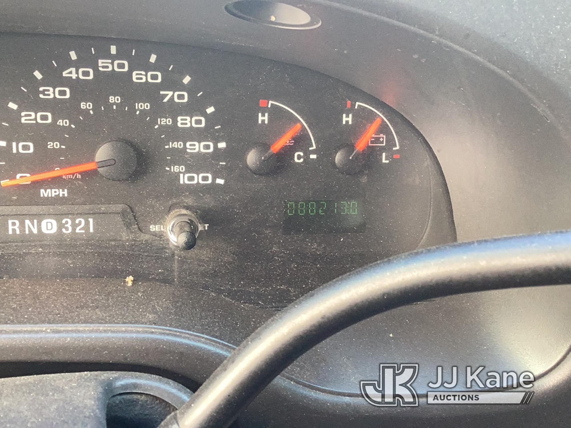 (Jurupa Valley, CA) 2005 Ford E350 Cutaway Van Runs & Moves