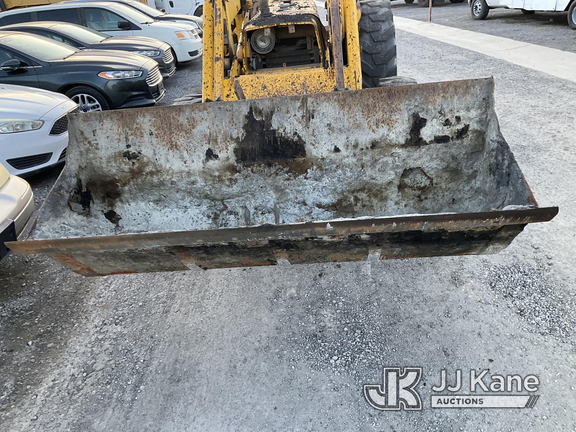 (Jurupa Valley, CA) 1994 Massey Ferguson 50EX Tractor Loader Runs & Moves Stater Gets Stuck