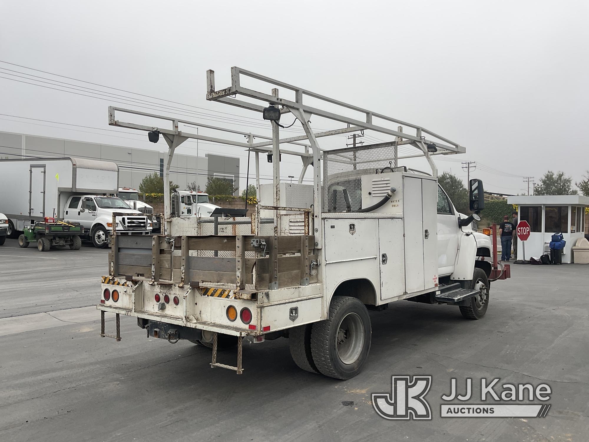 (Jurupa Valley, CA) 2007 GMC C5C042 Utility Truck Runs & Moves, Engine Runs Rough