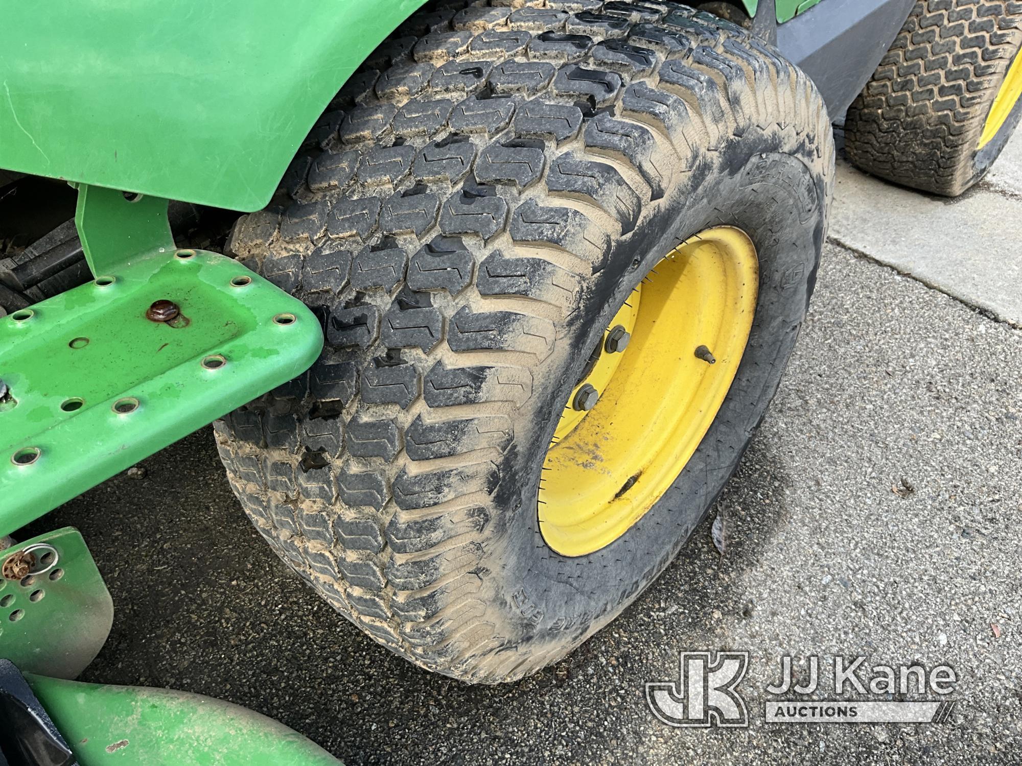 (Jurupa Valley, CA) JOHN DEERE MOWER Runs, Jumpstart Needed