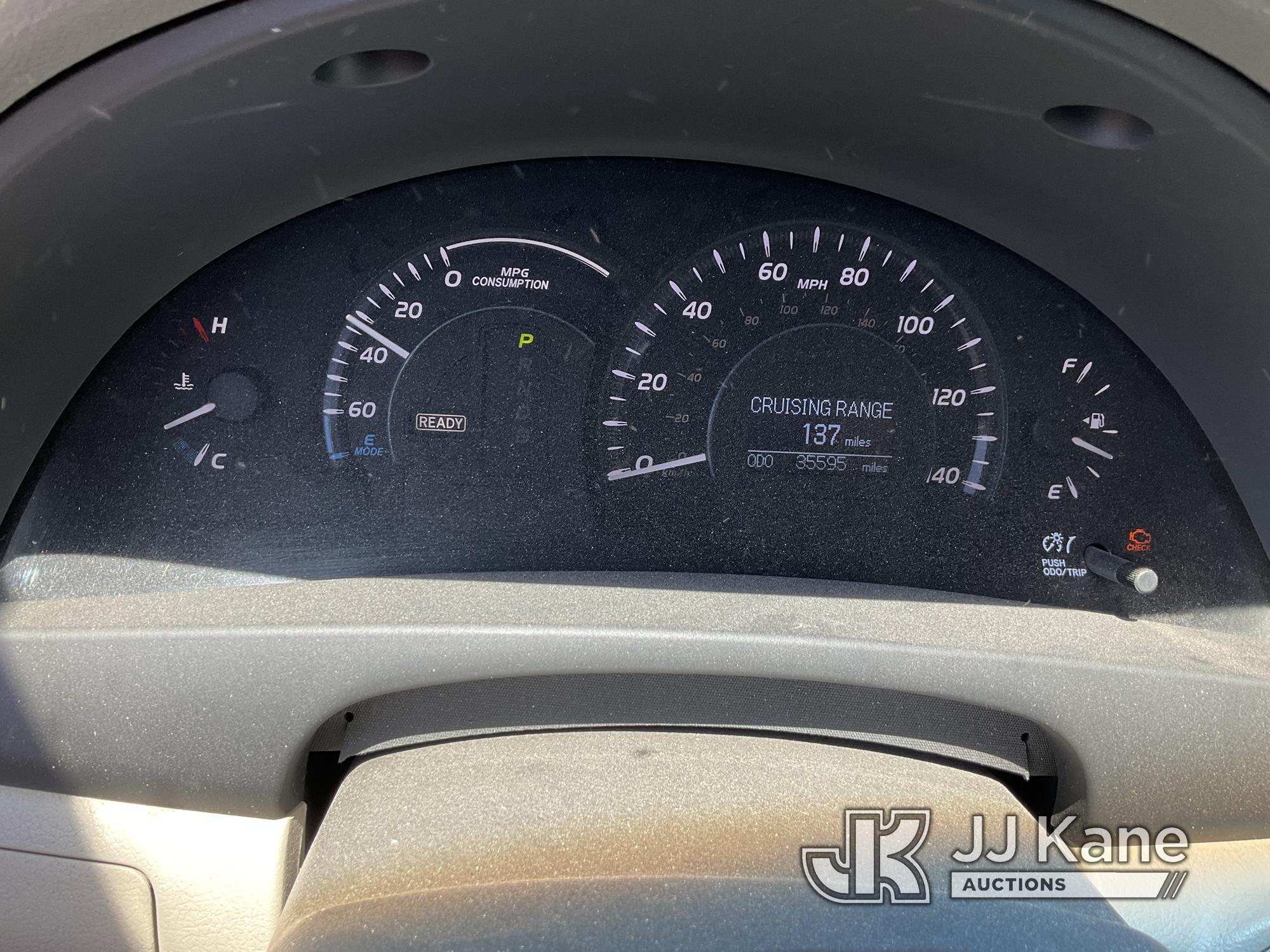 (Jurupa Valley, CA) 2008 Toyota Camry Hybrid 4-Door Sedan Runs & Moves, Has Check Engine Light On