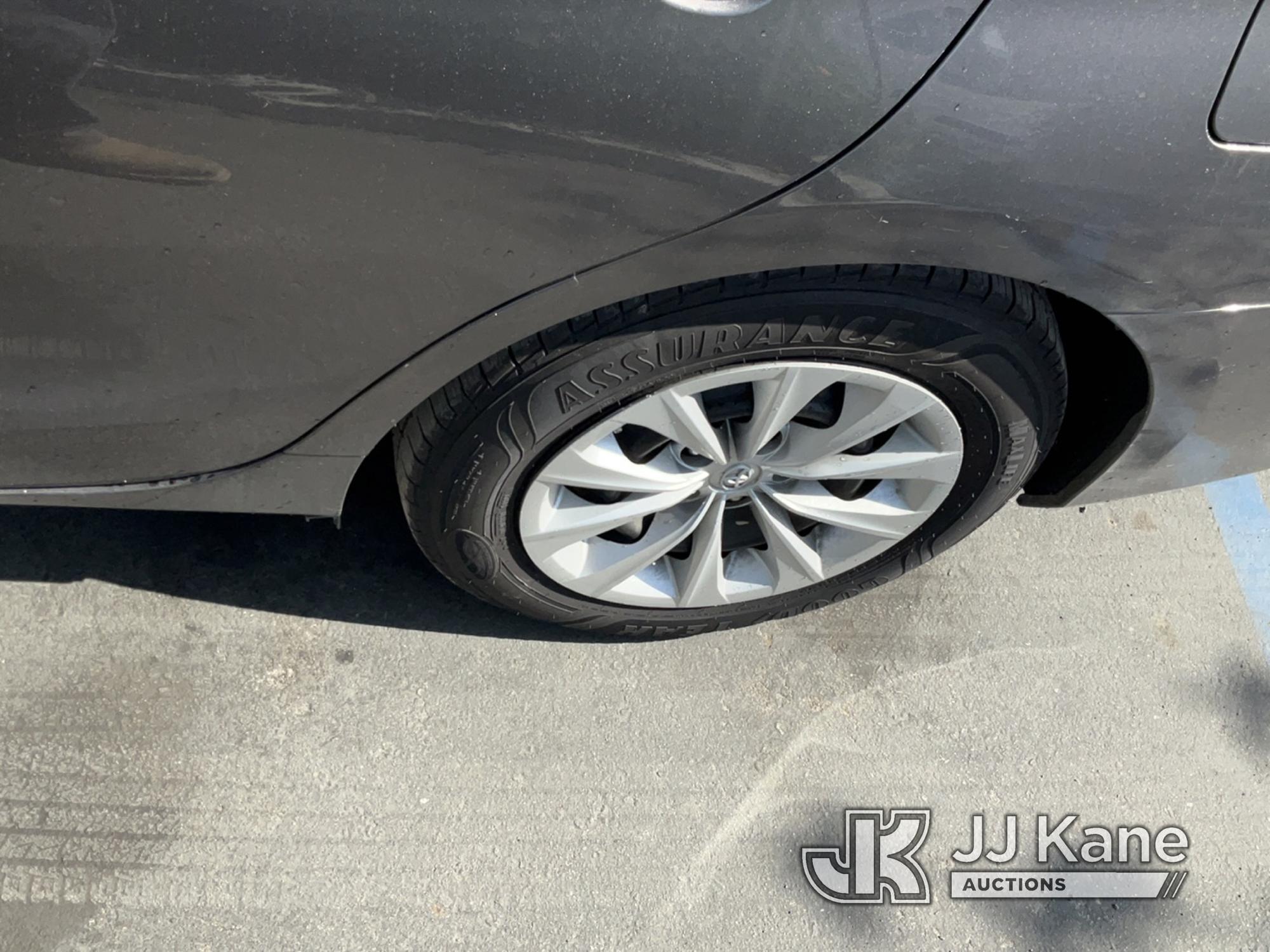 (Jurupa Valley, CA) 2016 Toyota Camry 4-Door Sedan Runs & Moves