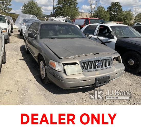 (Jurupa Valley, CA) 2002 Ford Crown Victoria Police Interceptor 4-Door Sedan Not Running, Missing Ke