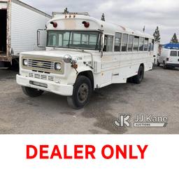 (Jurupa Valley, CA) 1990 Chevrolet 54 Passenger Passenger Bus Not Running, Paint Is Sun Damaged