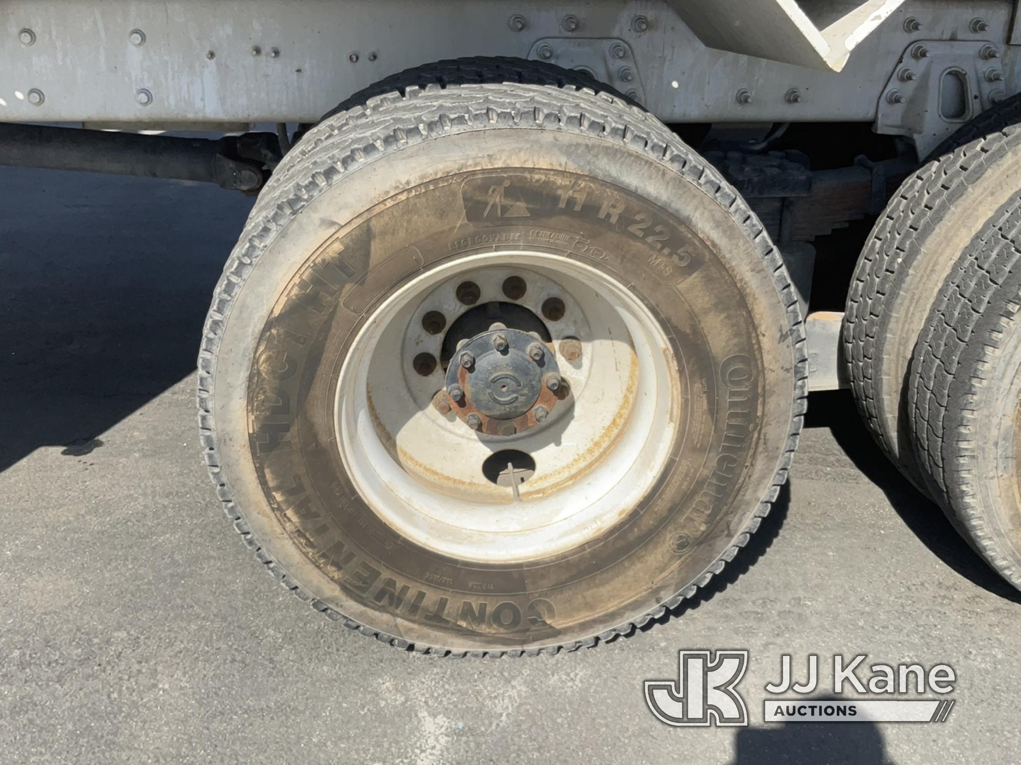 (Jurupa Valley, CA) Altec D3060-TR, Digger Derrick rear mounted on 2013 International 7400 WORKStar