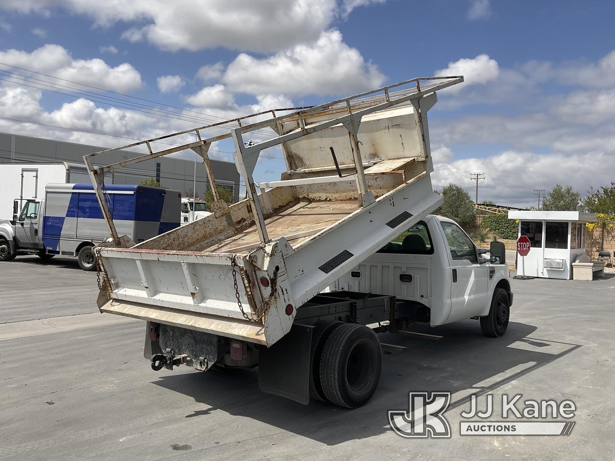 (Jurupa Valley, CA) 2008 Ford F-350 SD Dump Truck Runs & Moves