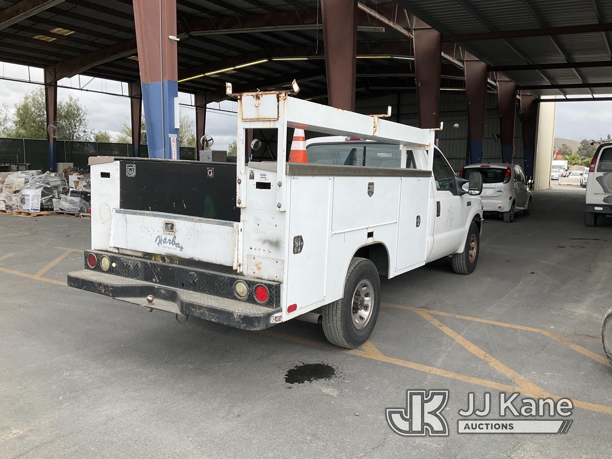 (Jurupa Valley, CA) 2002 FORD F350 Cab & Chassis Runs & Moves