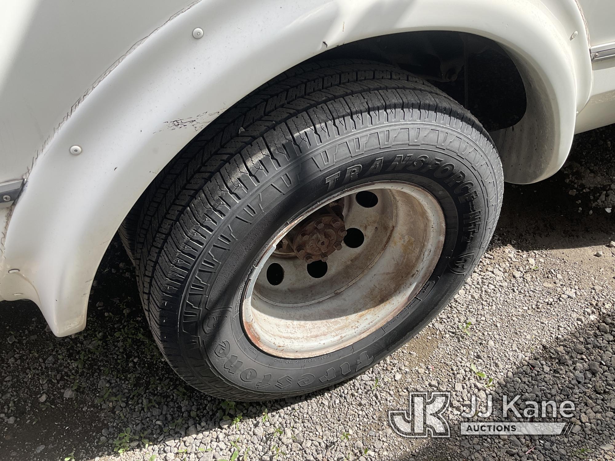 (Jurupa Valley, CA) 2006 Ford E450 Passenger Bus Runs, Engine Misfires