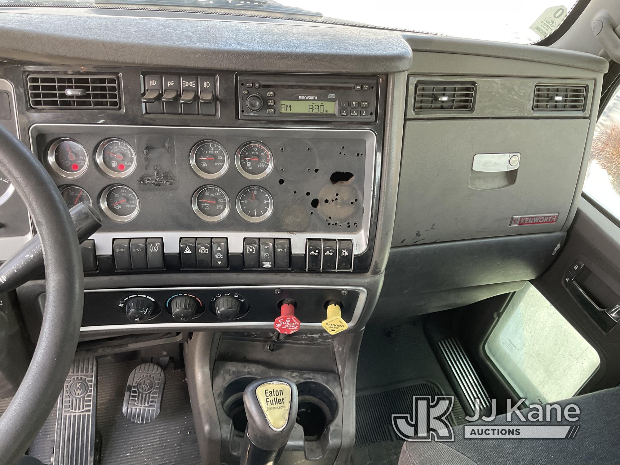 (Jurupa Valley, CA) 2009 Kenworth T800 Conventional Cab Runs & Moves