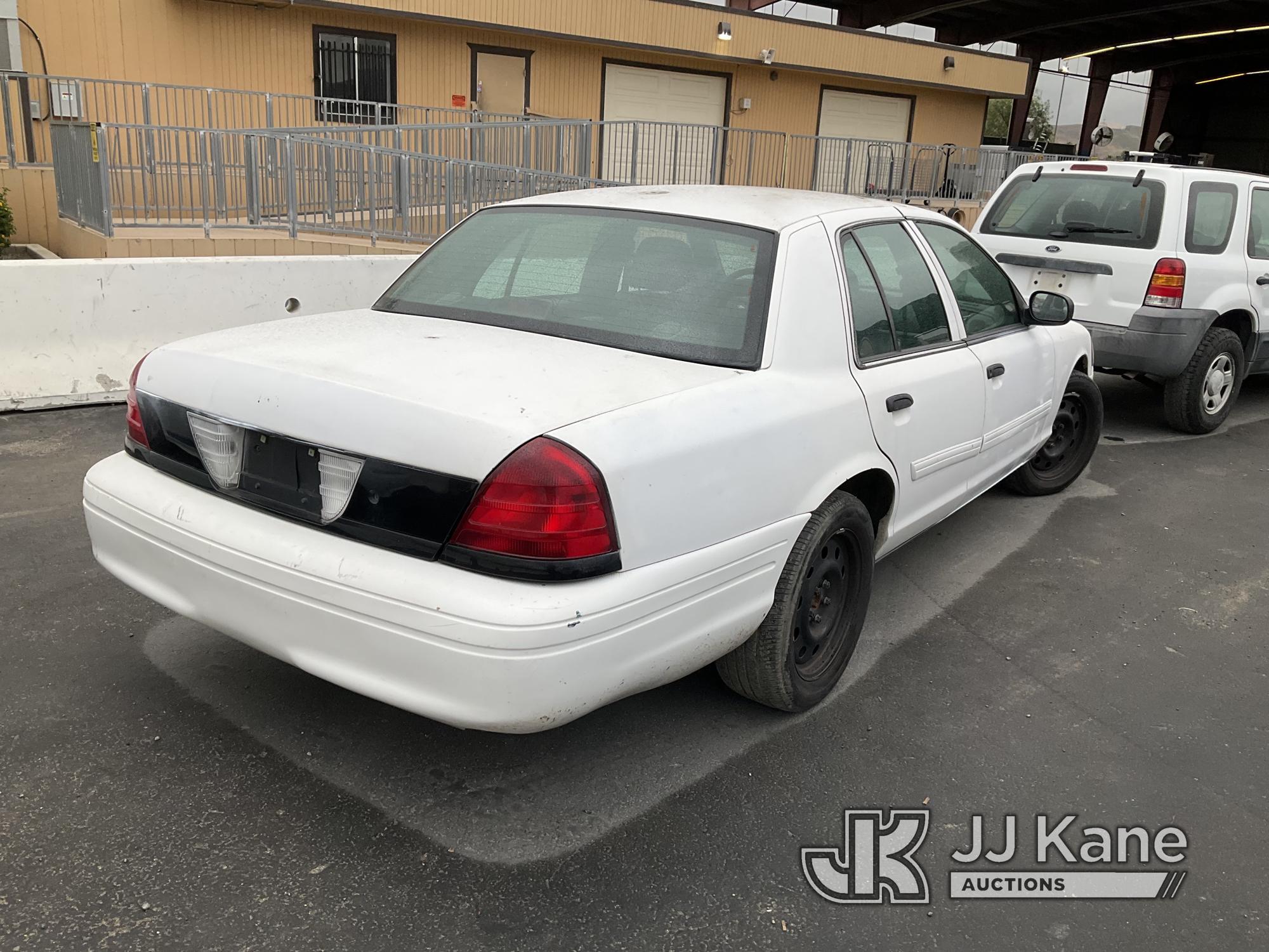 (Jurupa Valley, CA) 2009 Ford Crown Victoria Police Interceptor 4-Door Sedan Runs & Moves, Missing R