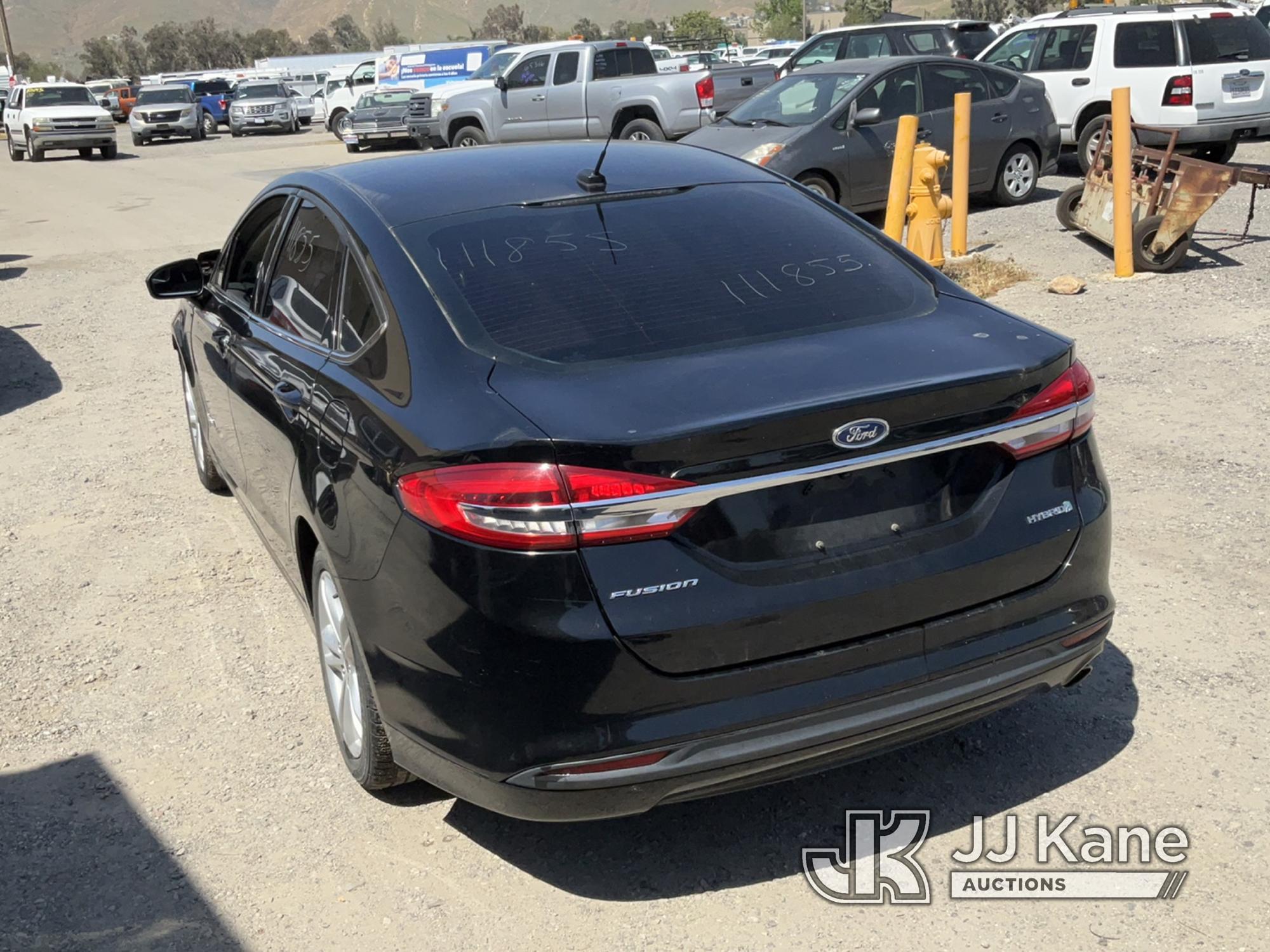 (Jurupa Valley, CA) 2018 Ford Fusion 4-Door Sedan Runs & Moves , Wrecked , Paint Damage, Body Damage