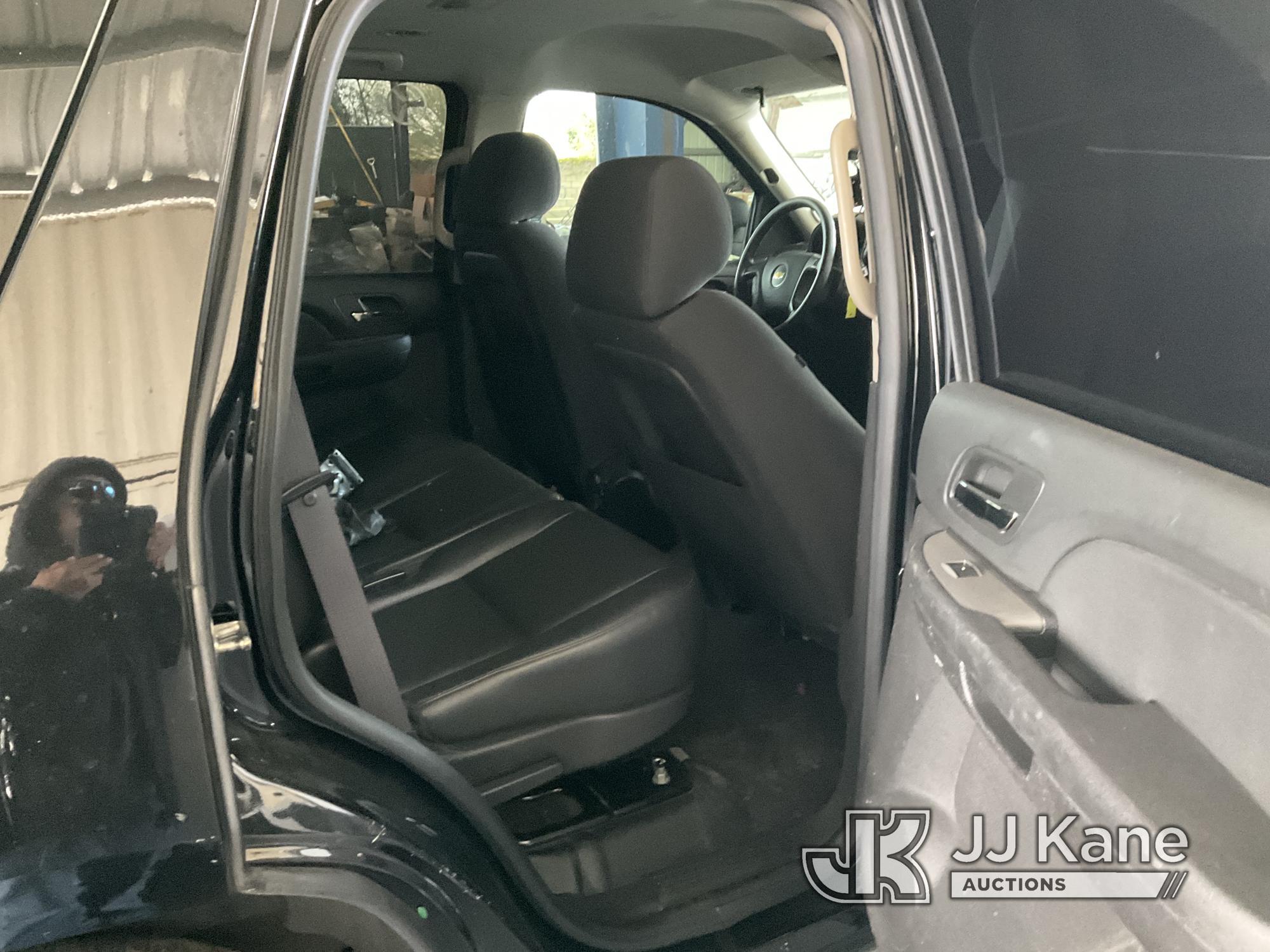 (Jurupa Valley, CA) 2014 Chevrolet Tahoe Police Package Sport Utility Vehicle Runs & Moves, leaking