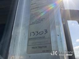 (Jurupa Valley, CA) 2009 Kenworth T800 Conventional Cab Runs & Moves