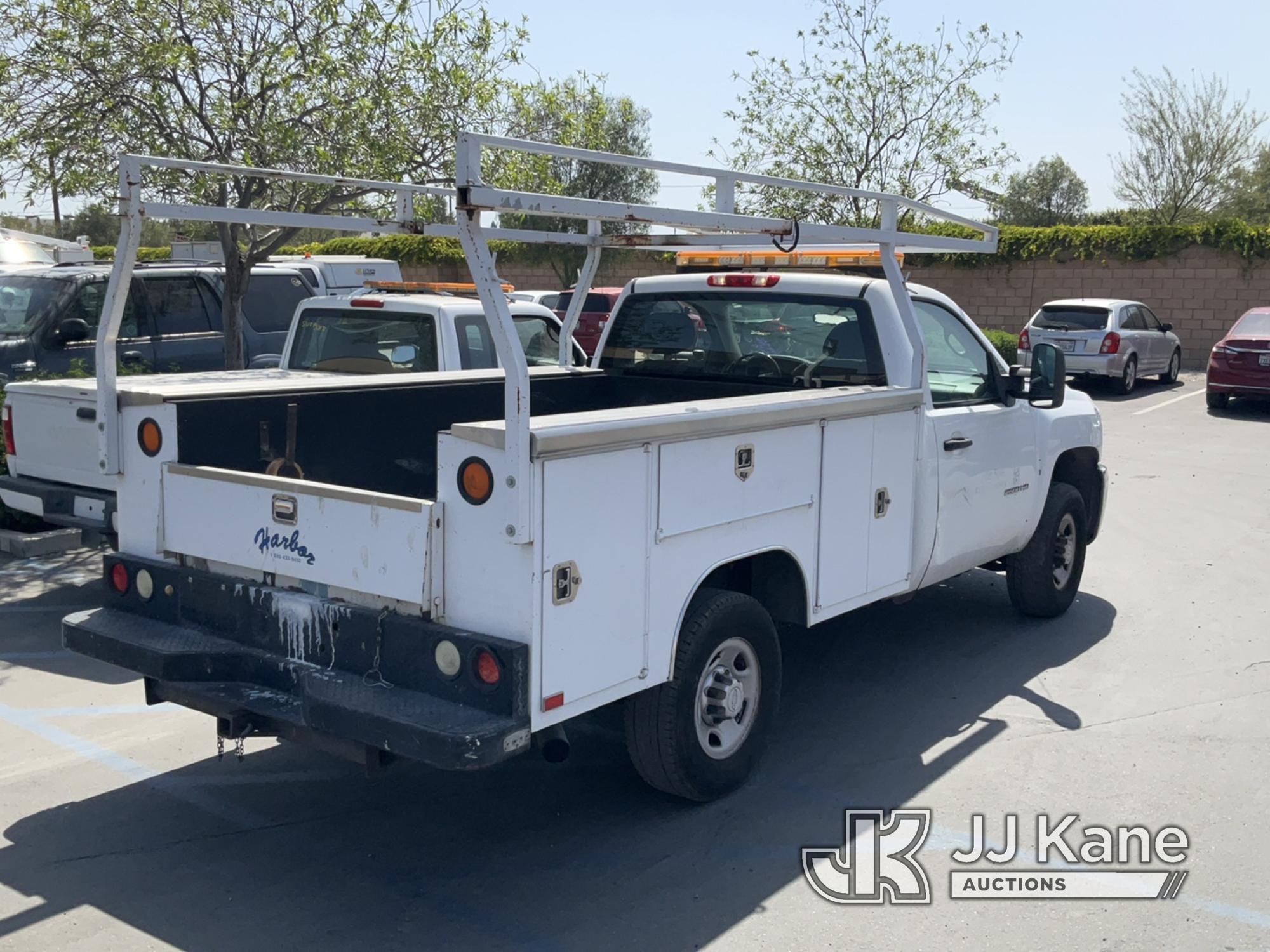 (Jurupa Valley, CA) 2010 Chevrolet Silverado 2500HD Regular Cab Pickup 2-DR Runs & Moves, Check Engi