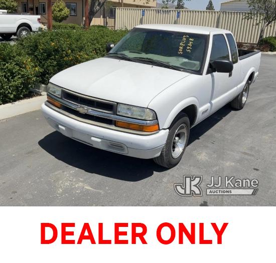 (Jurupa Valley, CA) 2001 Chevrolet S10 Extended Cab Pickup 2-DR Runs & Moves, Bad Gauge