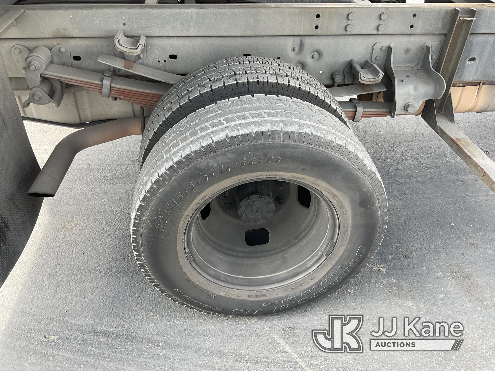 (Jurupa Valley, CA) 2008 Ford F-350 SD Dump Truck Runs & Moves