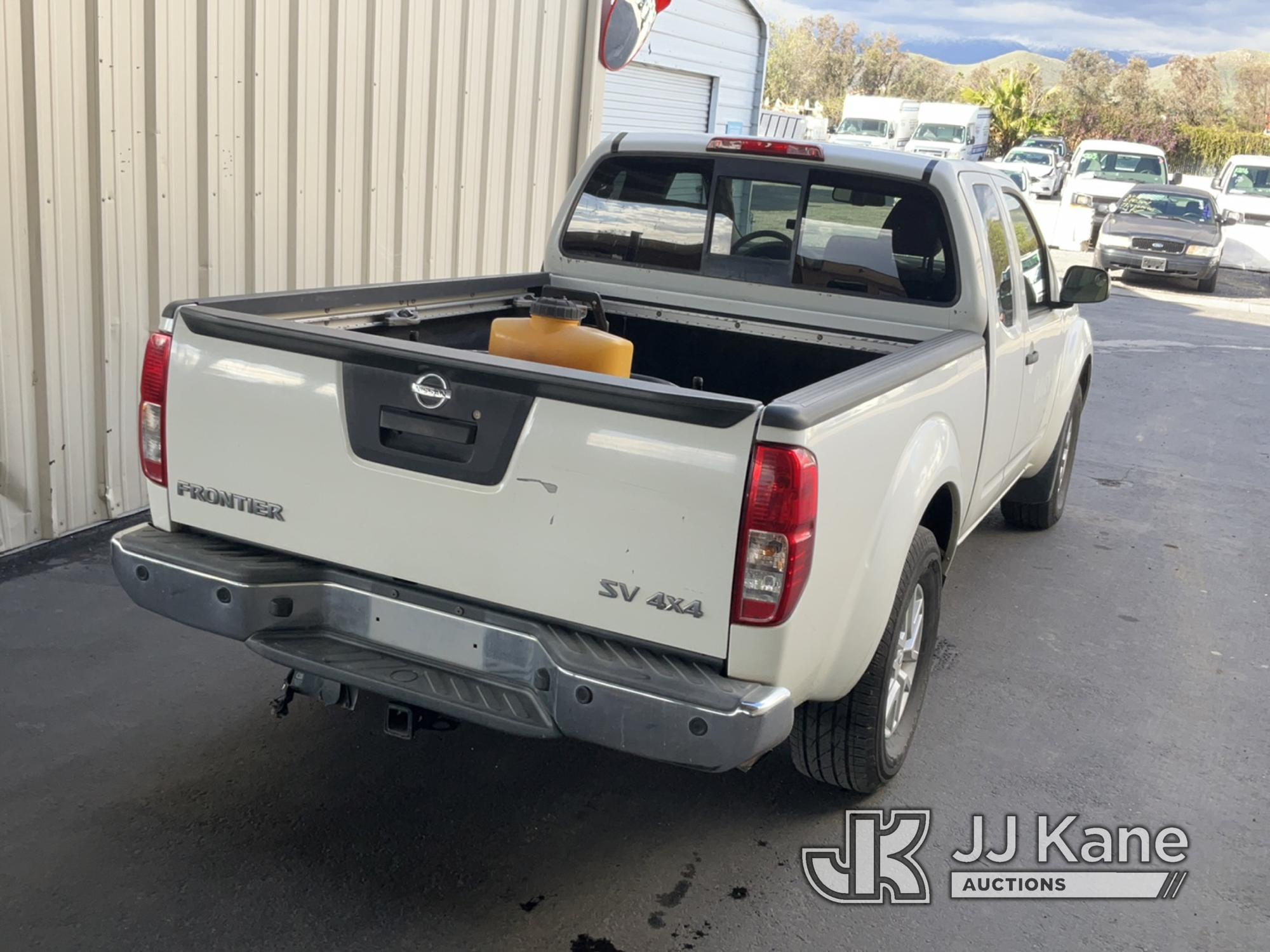 (Jurupa Valley, CA) 2016 Nissan Frontier Extended-Cab Pickup Truck Runs & Moves