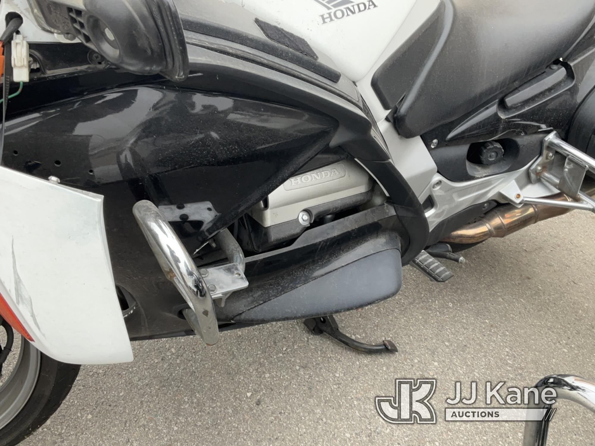 (Jurupa Valley, CA) 2013 Honda ST1300PA Motorcycle Not Running , No key