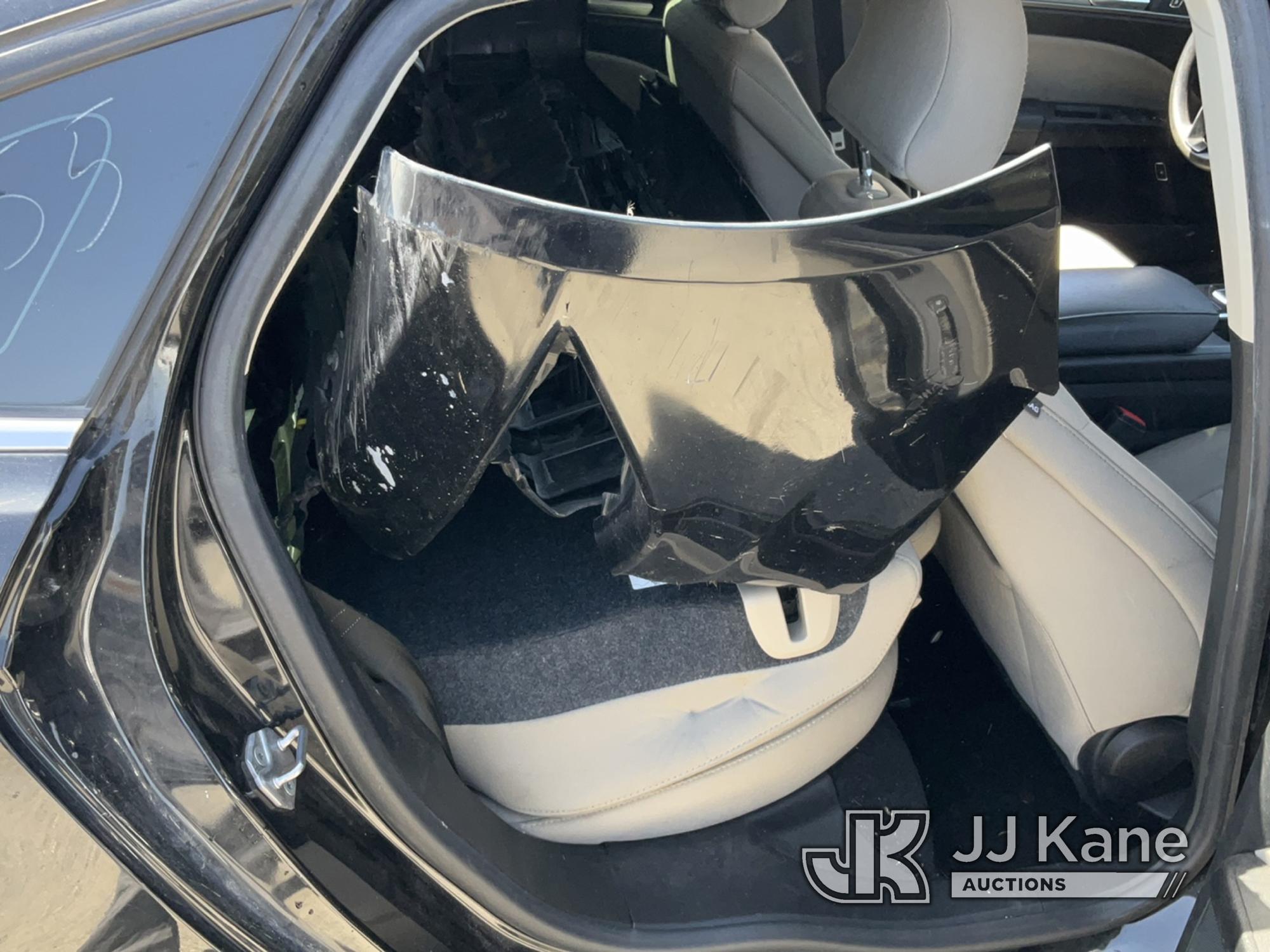 (Jurupa Valley, CA) 2018 Ford Fusion 4-Door Sedan Runs & Moves , Wrecked , Paint Damage, Body Damage