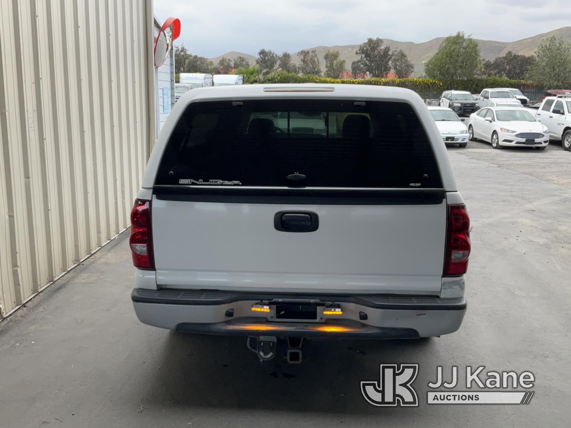 (Jurupa Valley, CA) 2003 Chevrolet Silverado 1500 Regular Cab Pickup 2-DR Runs & Moves, Paint Damage