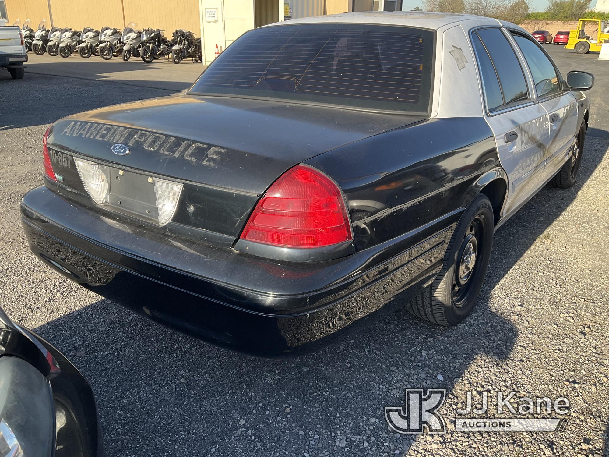 (Jurupa Valley, CA) 2010 Ford Crown Victoria Police Interceptor 4-Door Sedan Runs & Moves, Tire Ligh