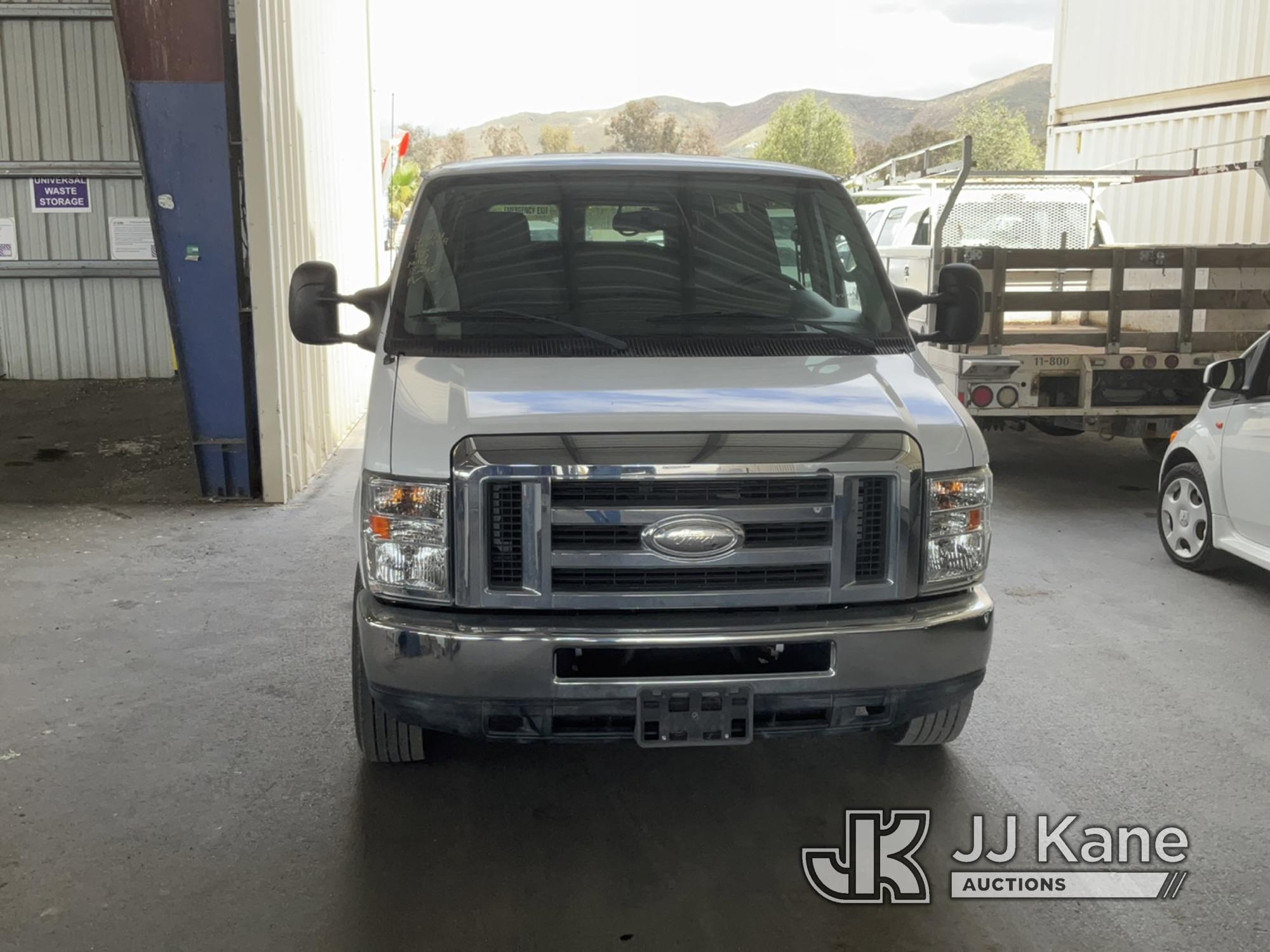 (Jurupa Valley, CA) 2014 Ford E350 Passenger Van Runs & Moves