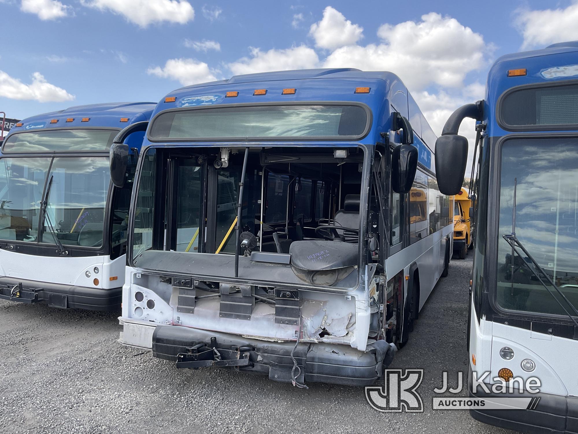 (Jurupa Valley, CA) 2014 Gillig Lower Floor Bus Not Running, Missing Parts