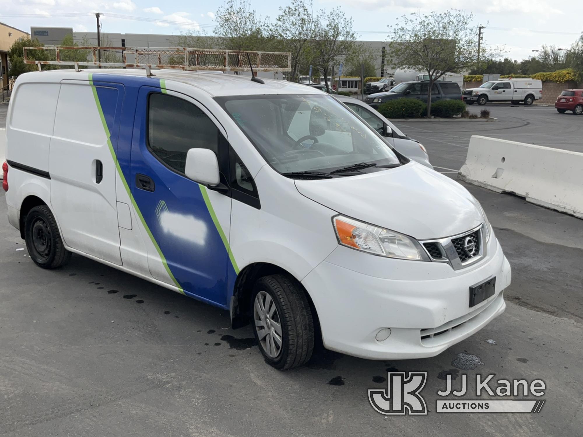 (Jurupa Valley, CA) 2015 Nissan NV200 Mini Passenger Van Runs, Transmission Slips, Must Be Towed, Pa