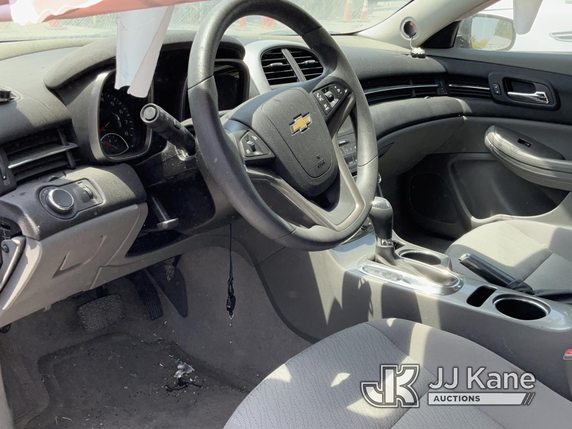 (Jurupa Valley, CA) 2015 Chevrolet Malibu LS 4-Door Sedan Not Running , Wrecked, Paint Damage, Body