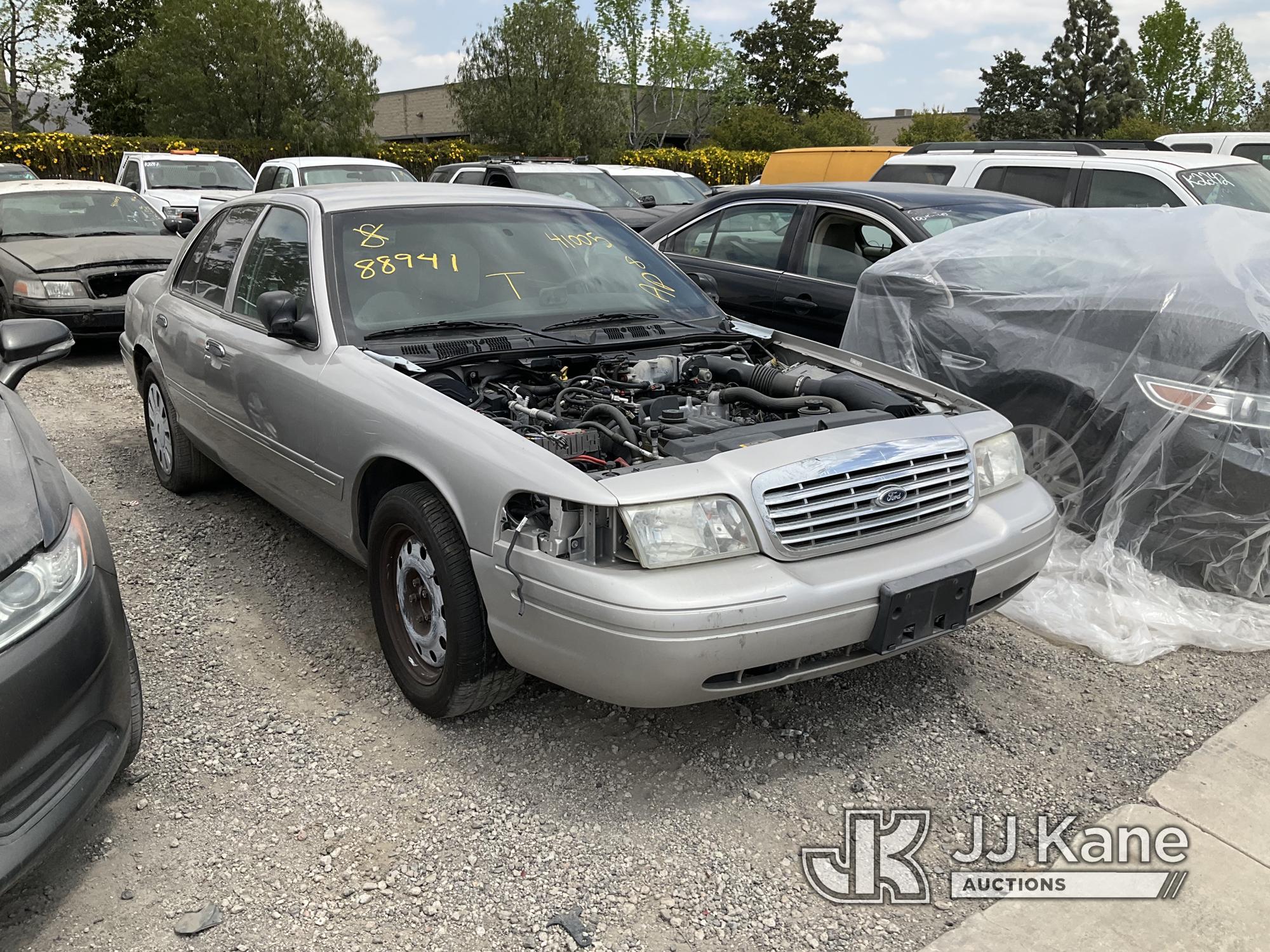 (Jurupa Valley, CA) 2008 Ford Crown VIc 4-Door Sedan Not Running, Missing Key, Missing Battery, Inte