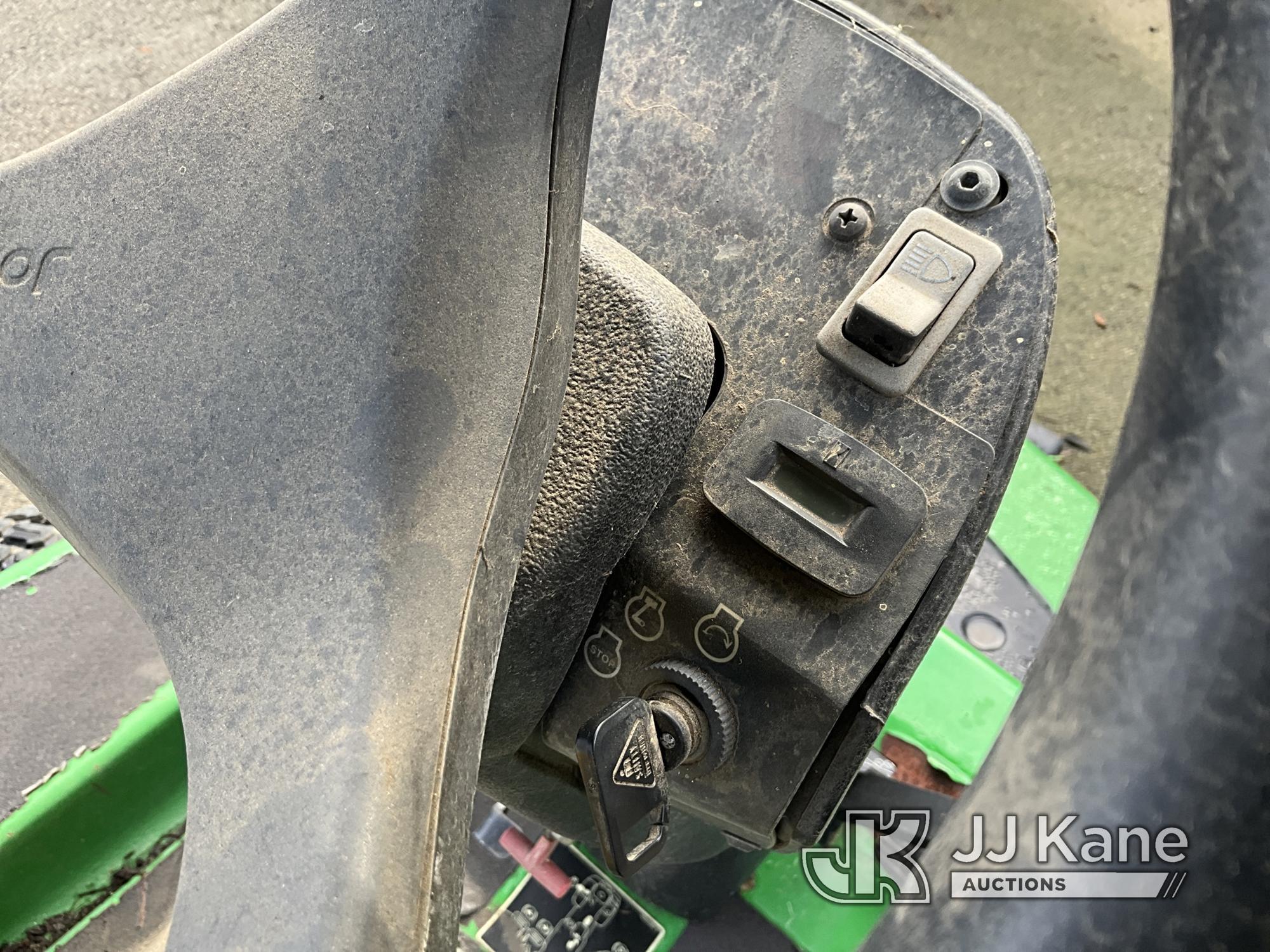 (Jurupa Valley, CA) JOHN DEERE MOWER Runs, Jumpstart Needed