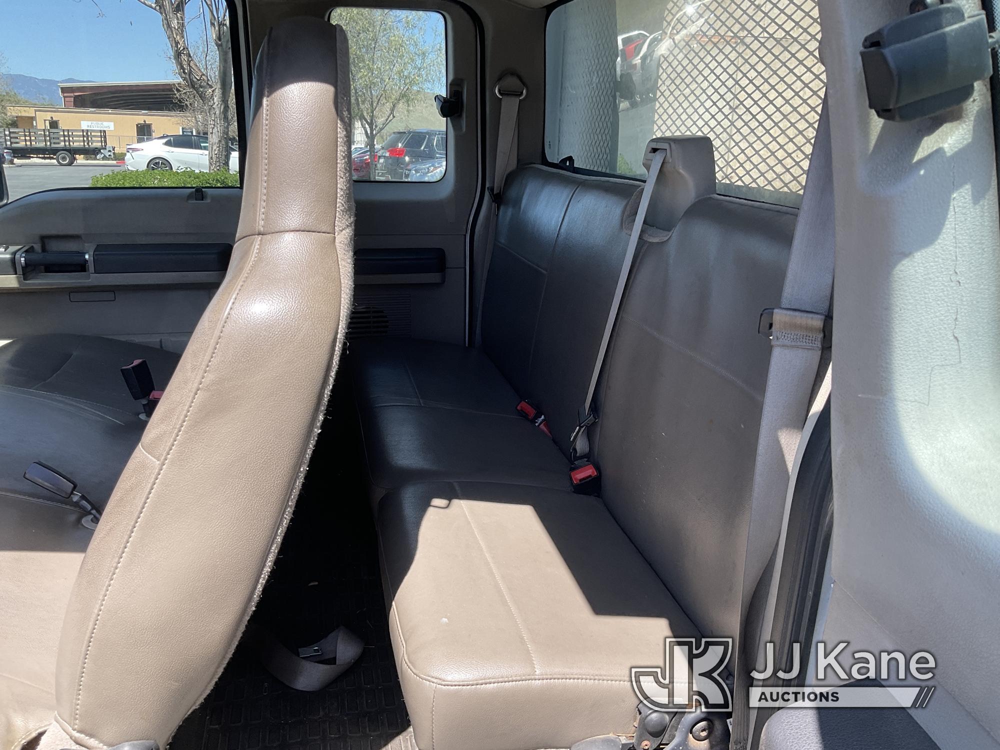 (Jurupa Valley, CA) 2008 Ford F350 SD Dump Truck Runs & Moves