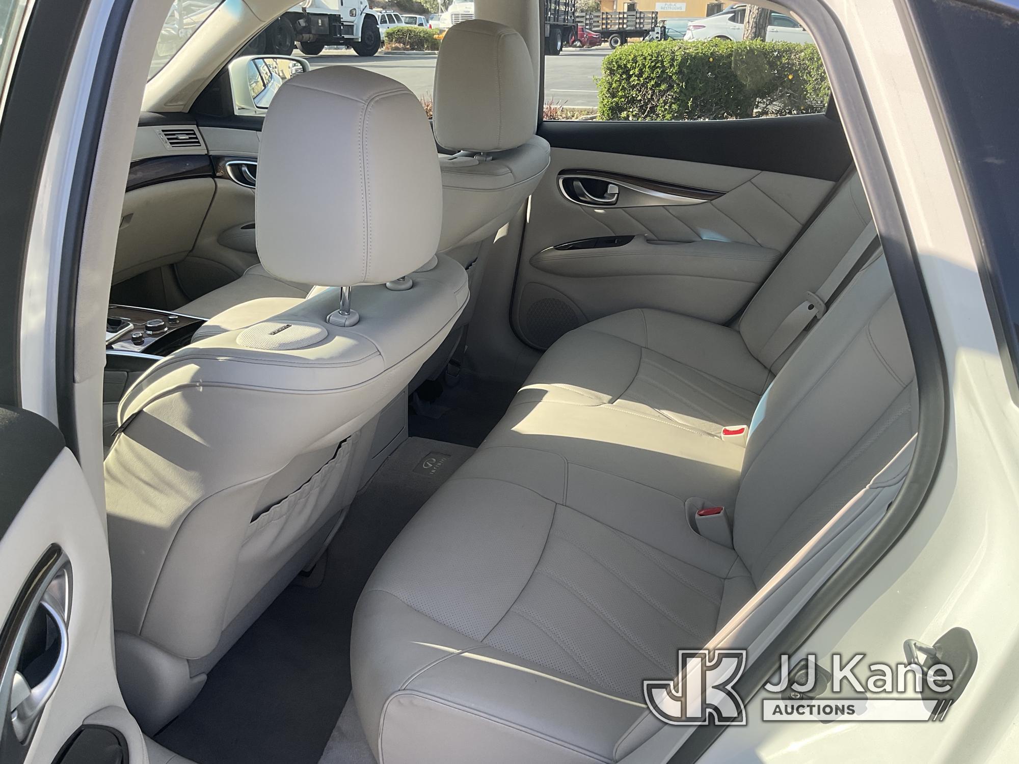 (Jurupa Valley, CA) 2012 Infiniti M35 Hybrid 4-Door Hybrid Sedan Runs & Moves