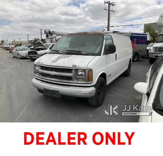 (Jurupa Valley, CA) 2000 Chevrolet Express 3500 Extended Cargo Van Runs & Moves, Check Engine Light