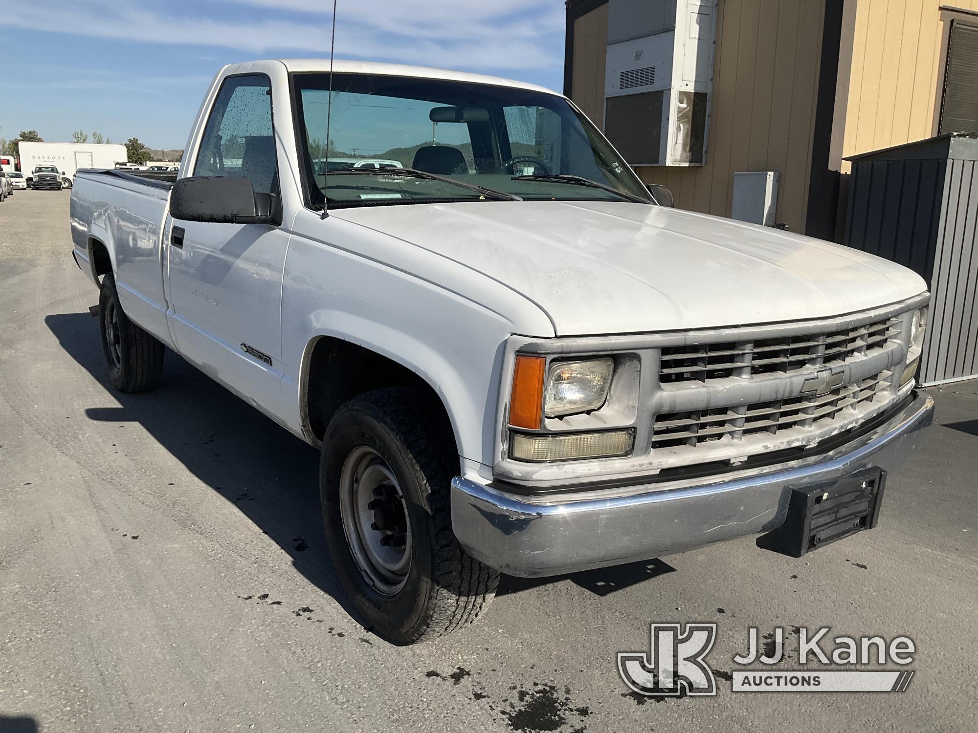 (Jurupa Valley, CA) 2000 Chevrolet 3500 Regular Cab Pickup 2-DR Runs & Moves Missing GVWR Sticker, N