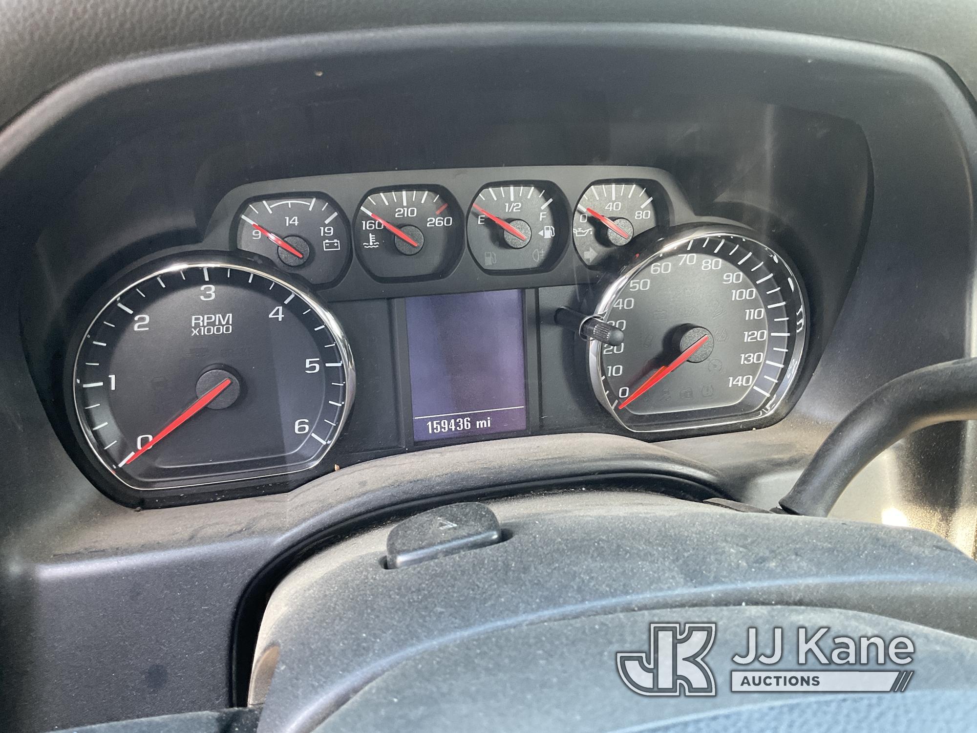 (Jurupa Valley, CA) 2015 Chevrolet Silverado 1500 Pickup Truck Runs & Moves