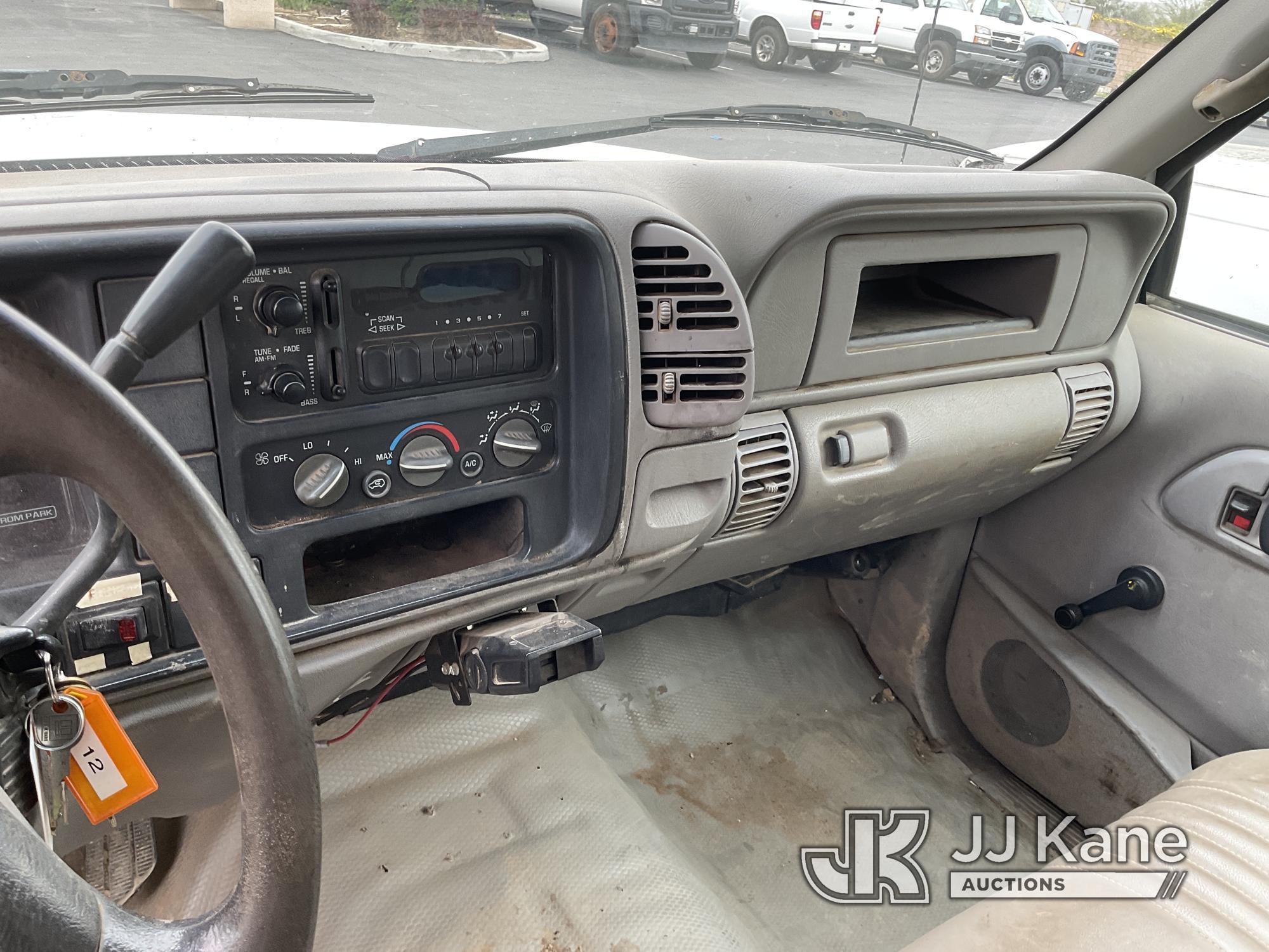 (Jurupa Valley, CA) 2000 GMC Sierra 3500 Cab & Chassis Runs & Moves