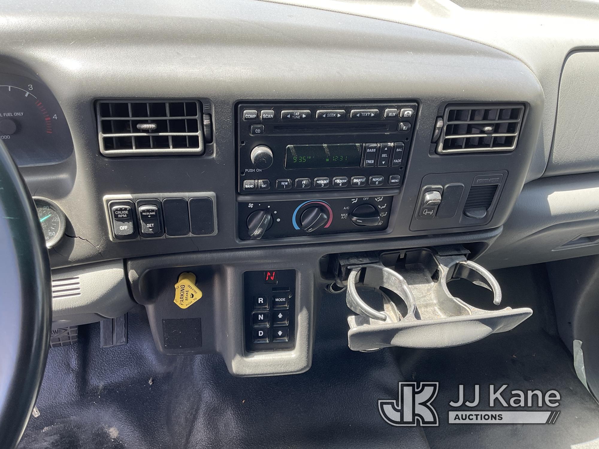 (Jurupa Valley, CA) 2006 Ford F650 Van Body Truck Runs & Moves, Must Be Registered Out Of State Due