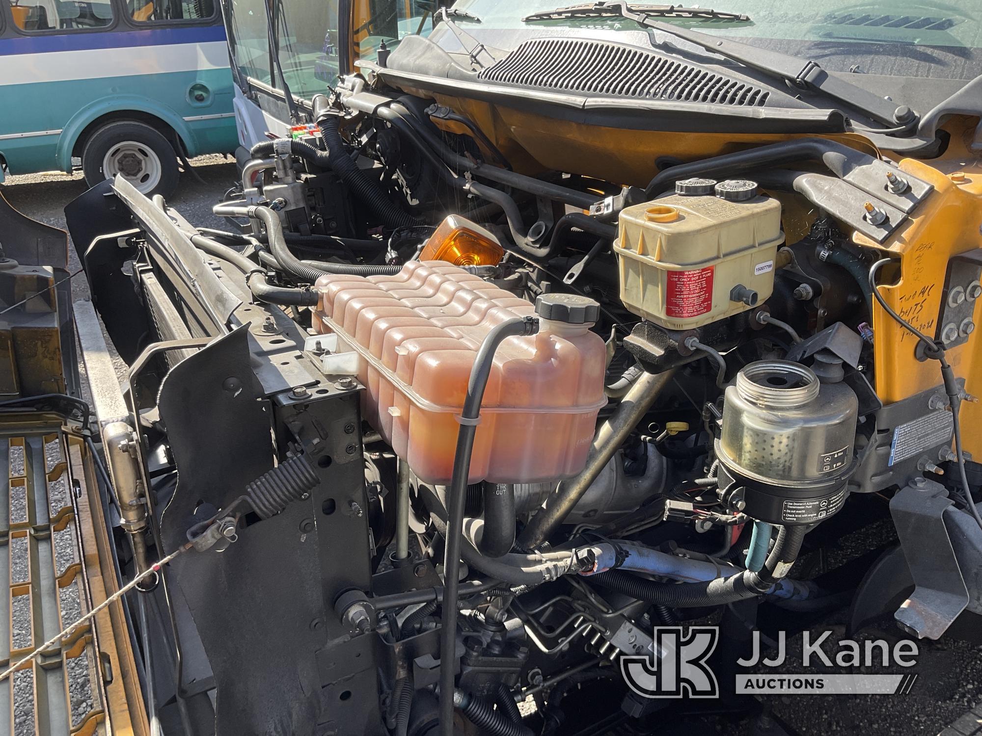 (Jurupa Valley, CA) 2009 Chevrolet CSV042 Cutaway Not Running, Stripped of Parts